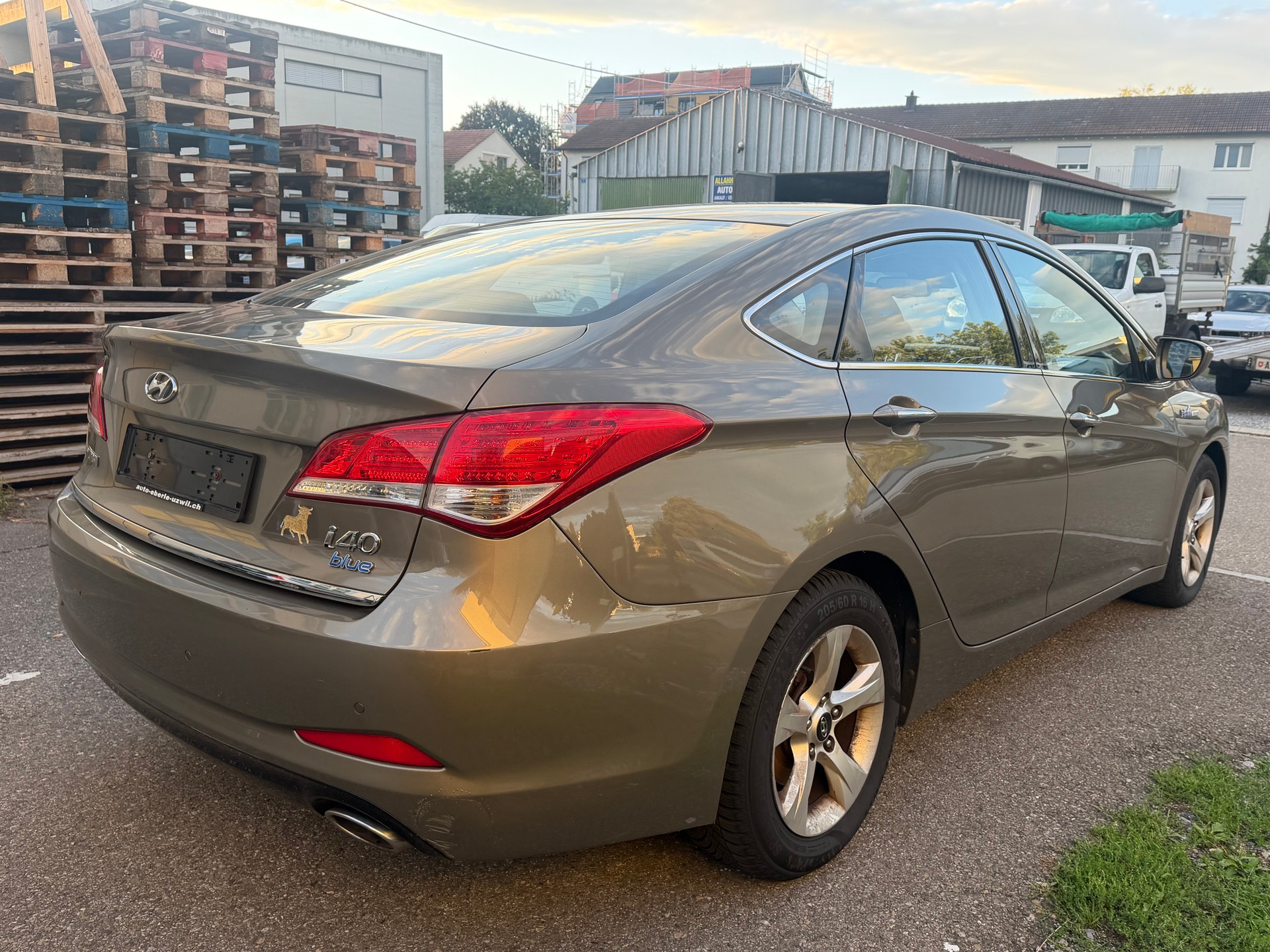 HYUNDAI i40 1.7 CRDI Style-image-2