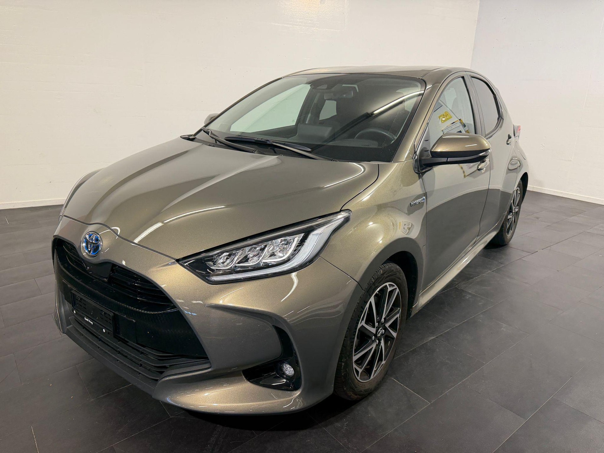 TOYOTA Yaris 1.5 VVT-i HSD Trend