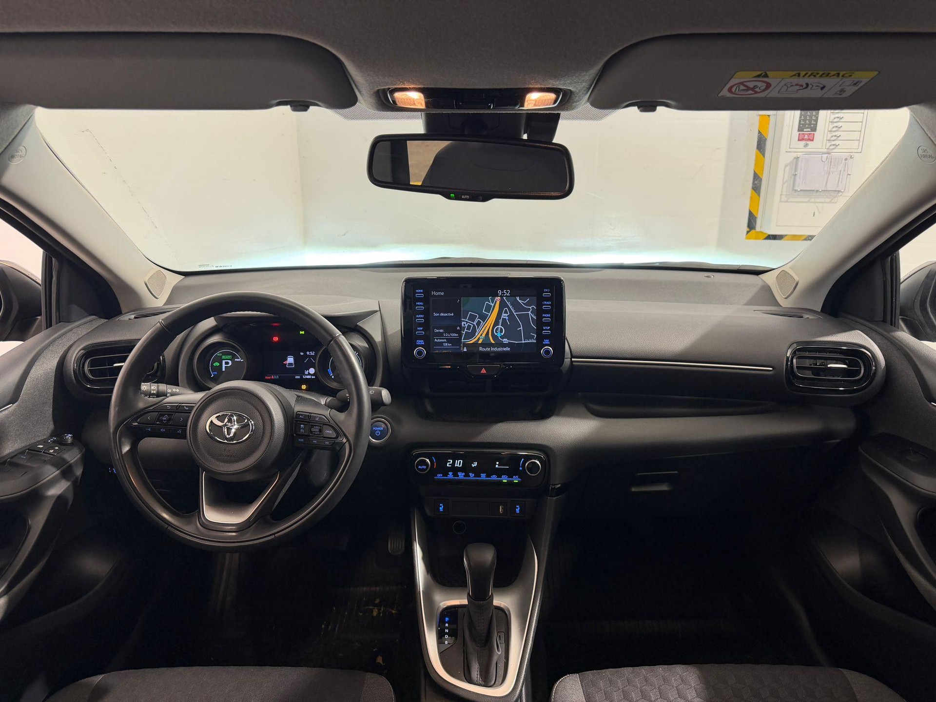 TOYOTA Yaris 1.5 VVT-i HSD Trend-image-8