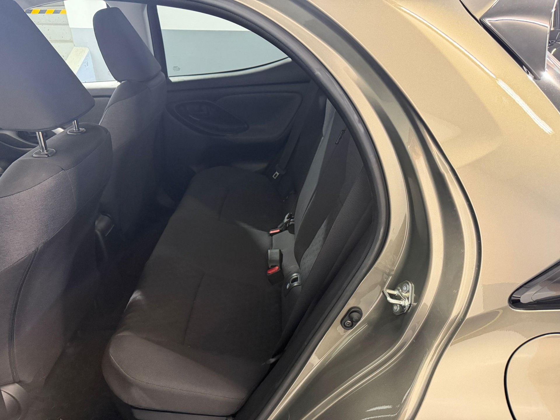 TOYOTA Yaris 1.5 VVT-i HSD Trend-image-12