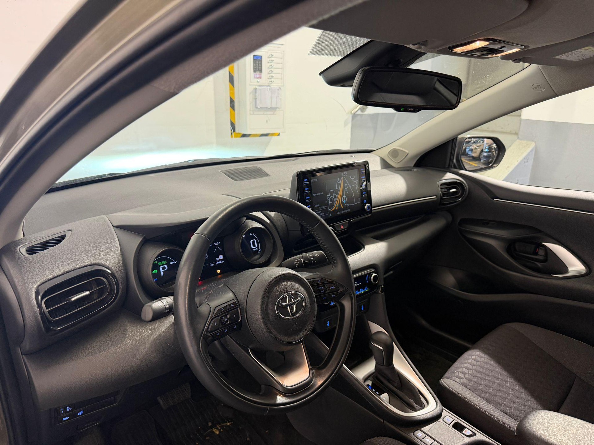 TOYOTA Yaris 1.5 VVT-i HSD Trend-showroom-element-3
