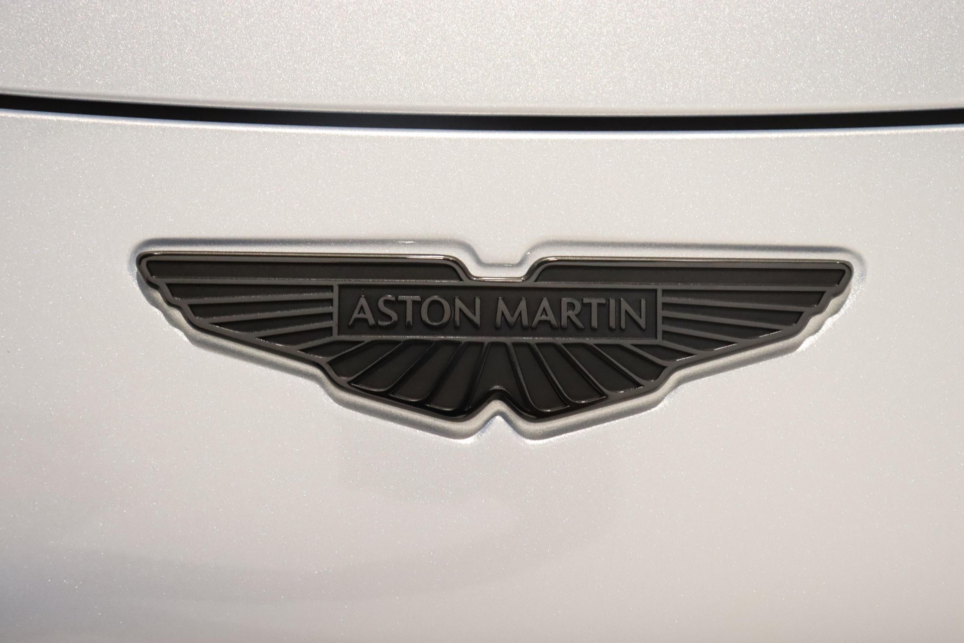 ASTON MARTIN DB12 Coupé 4.0 S V8 Bi-Turbo-image-26