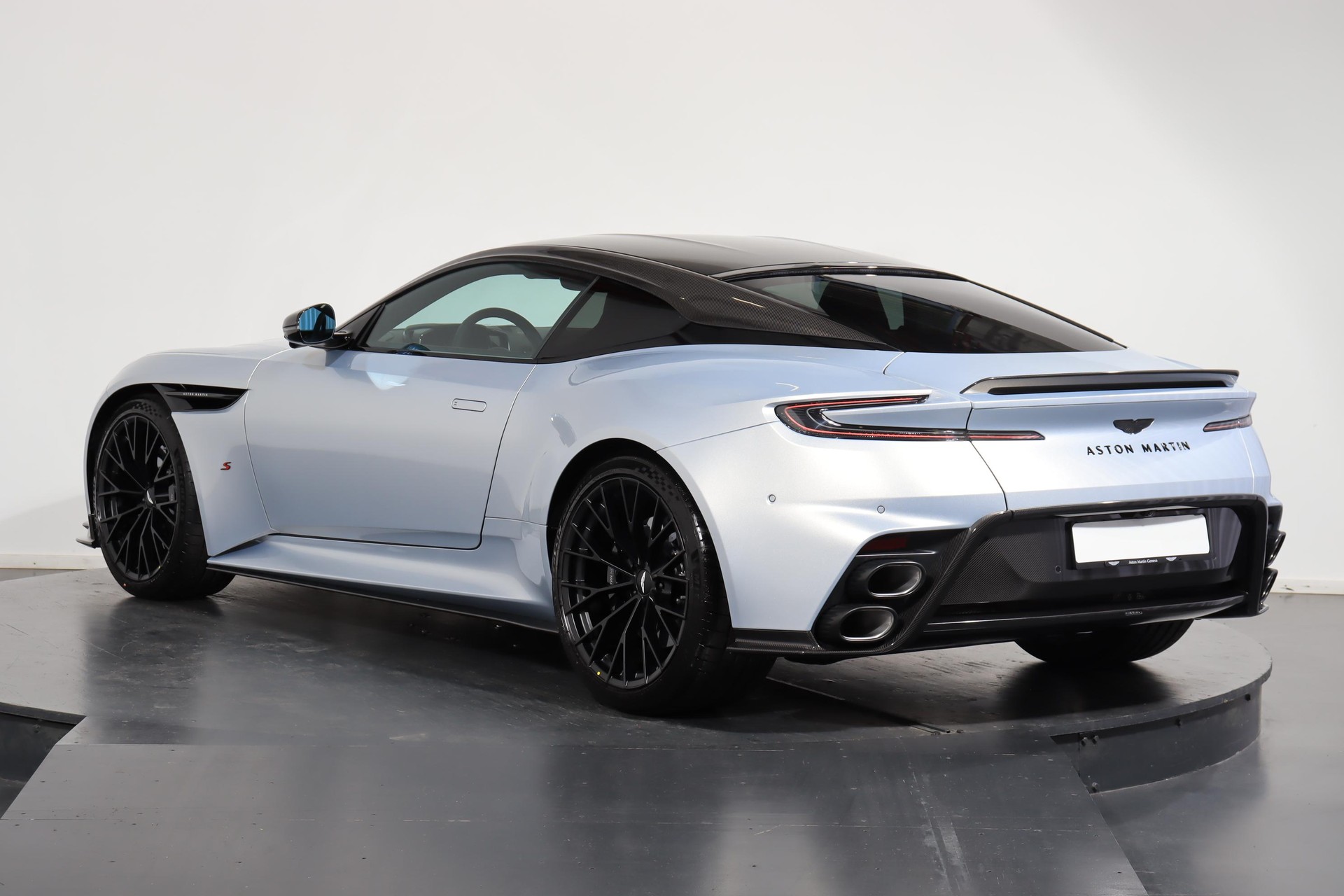 ASTON MARTIN DB12 Coupé 4.0 S V8 Bi-Turbo-showroom-element-2
