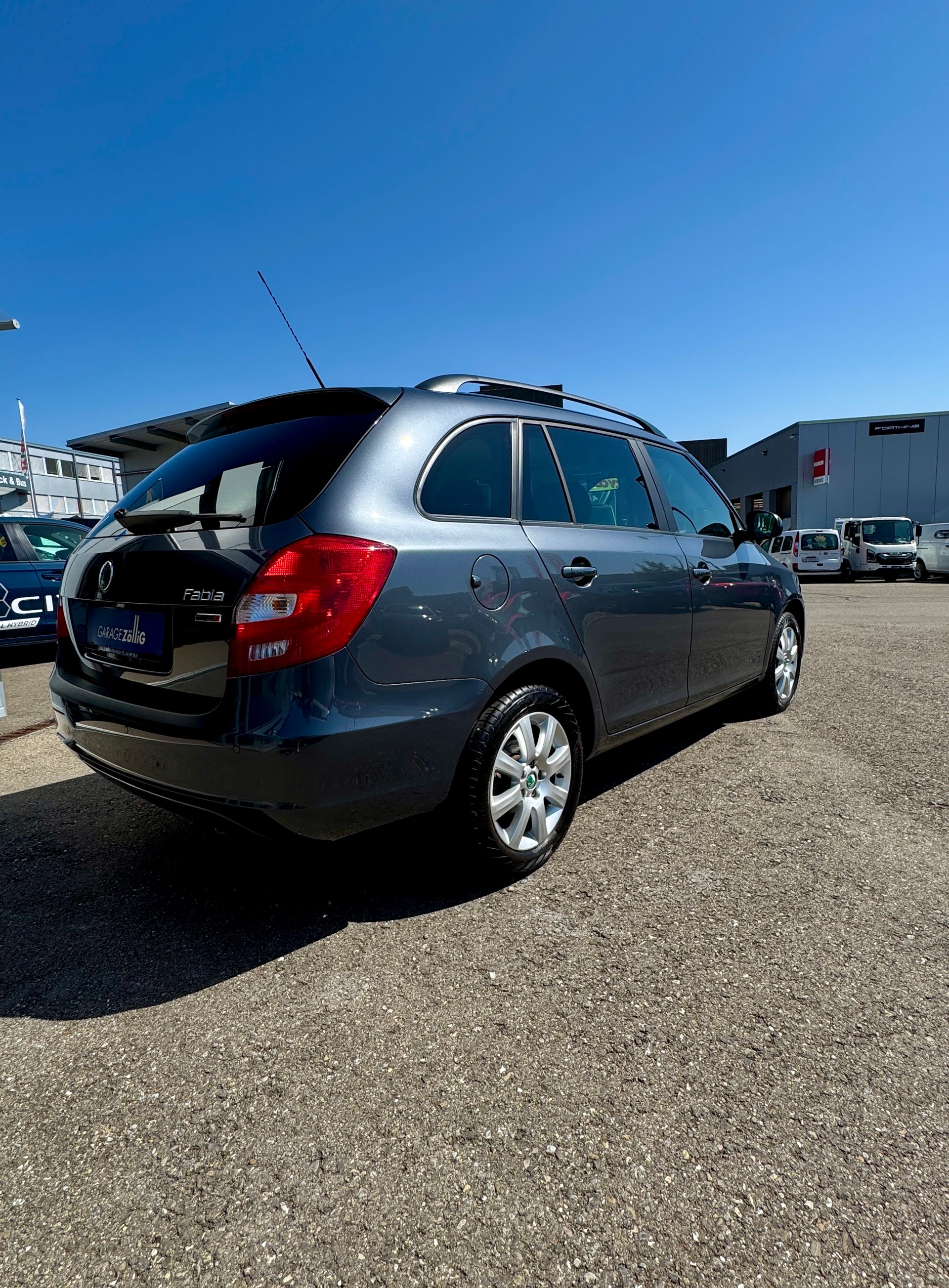 SKODA Fabia 1.2 TSI Ambiente DSG-showroom-element-3