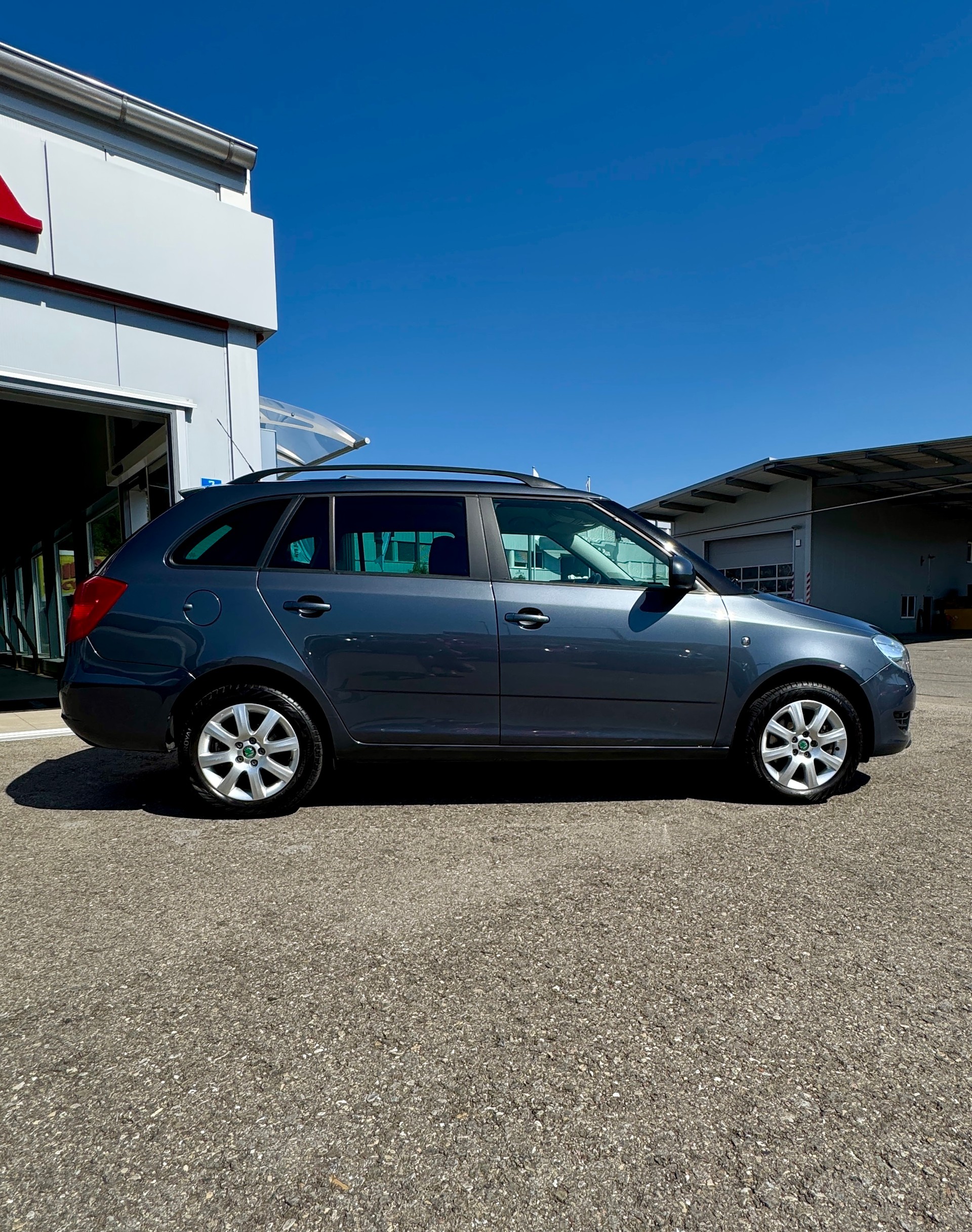 SKODA Fabia 1.2 TSI Ambiente DSG-showroom-element-2