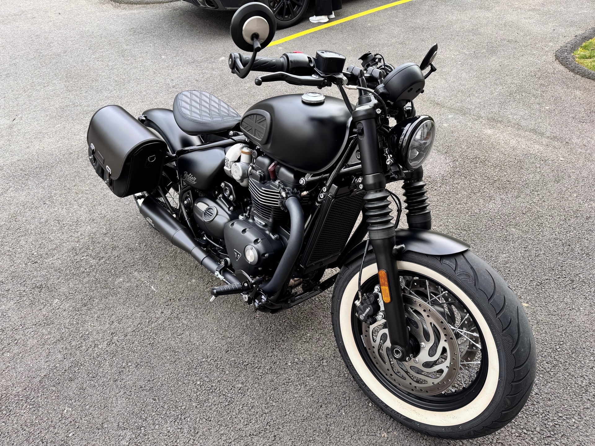 TRIUMPH Bonneville 1200 Bobber Black ABS-image-2