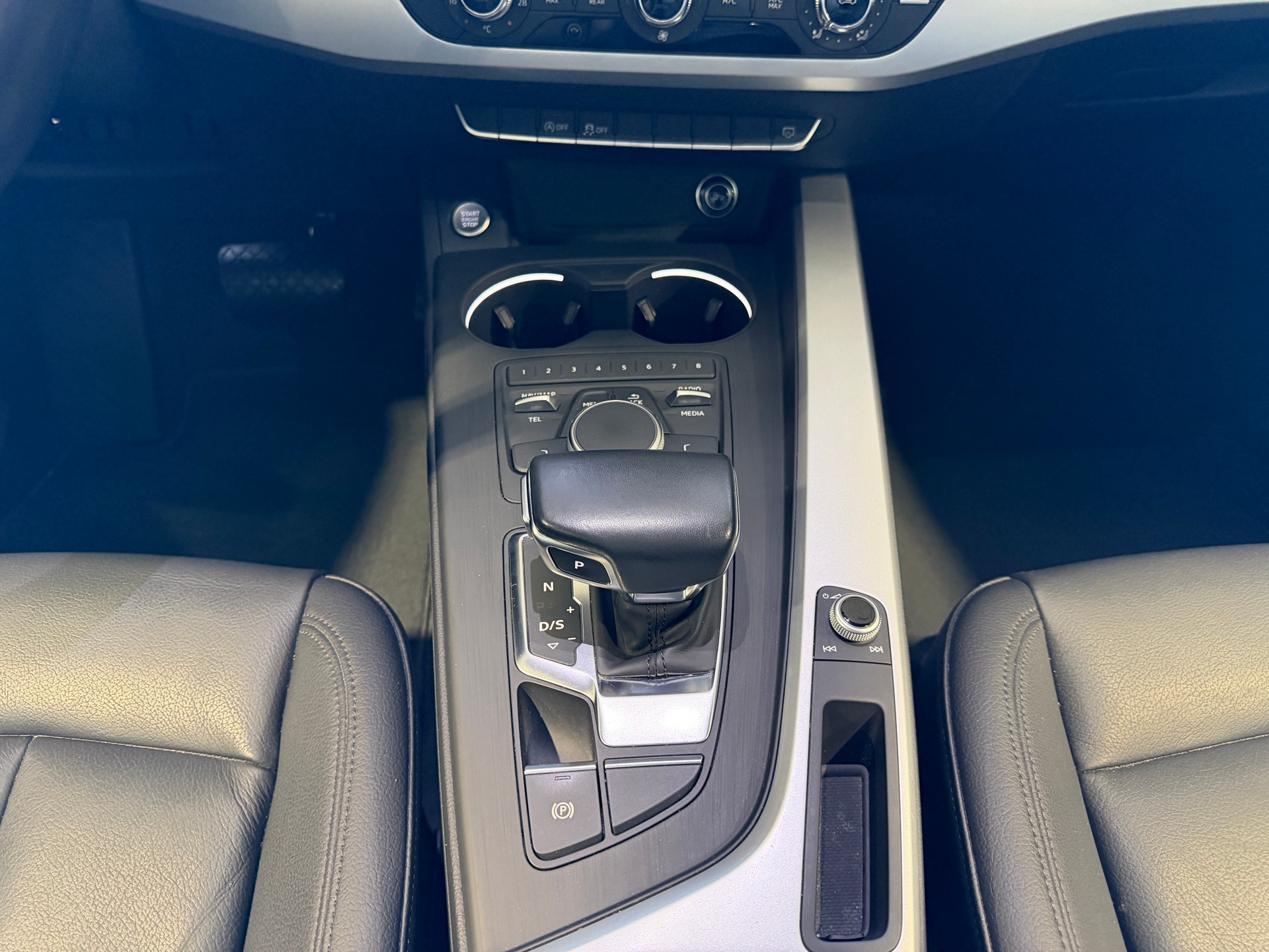 AUDI A4 Avant 2.0 TDI S-tronic-image-17