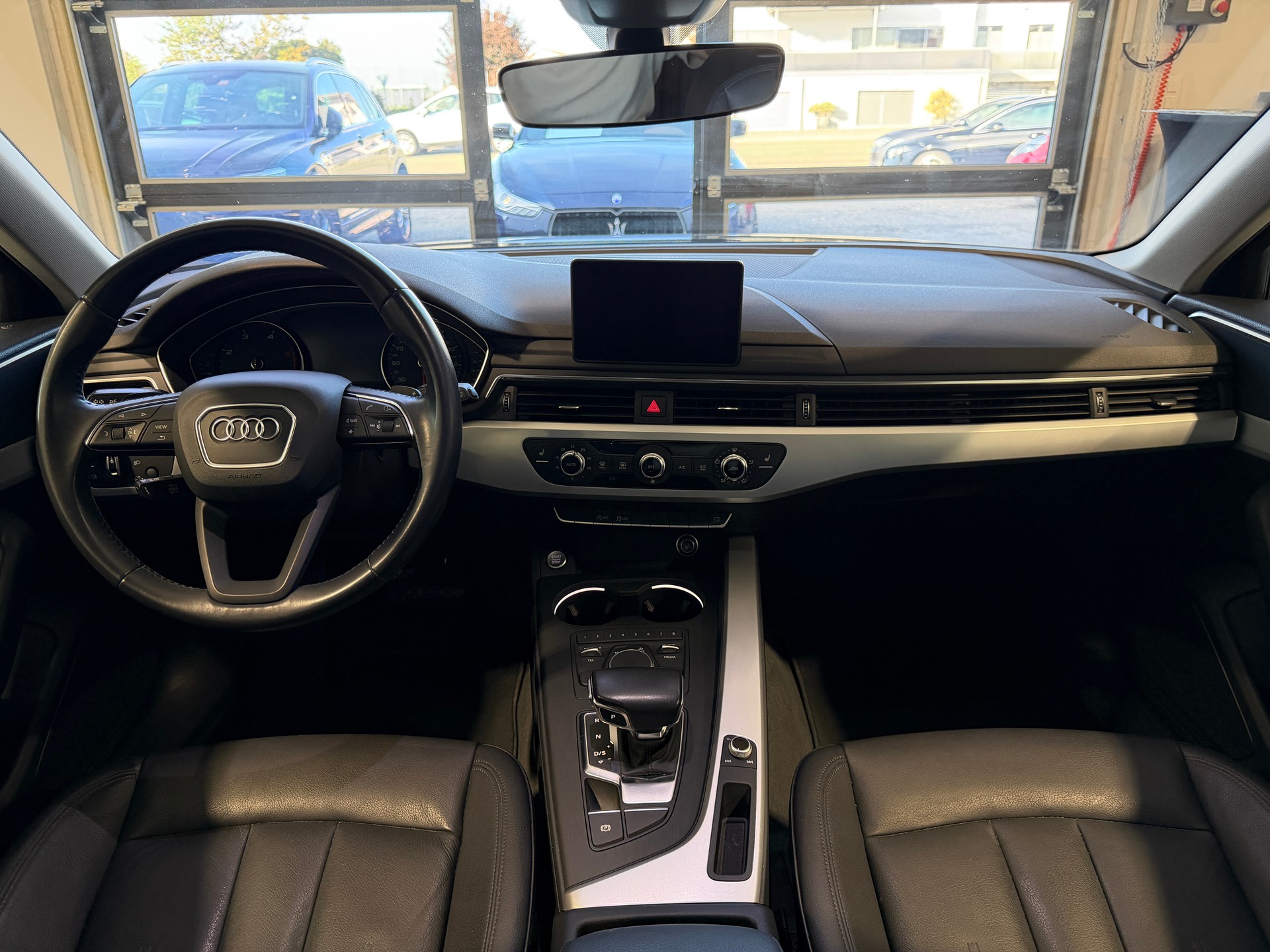 AUDI A4 Avant 2.0 TDI S-tronic-image-15