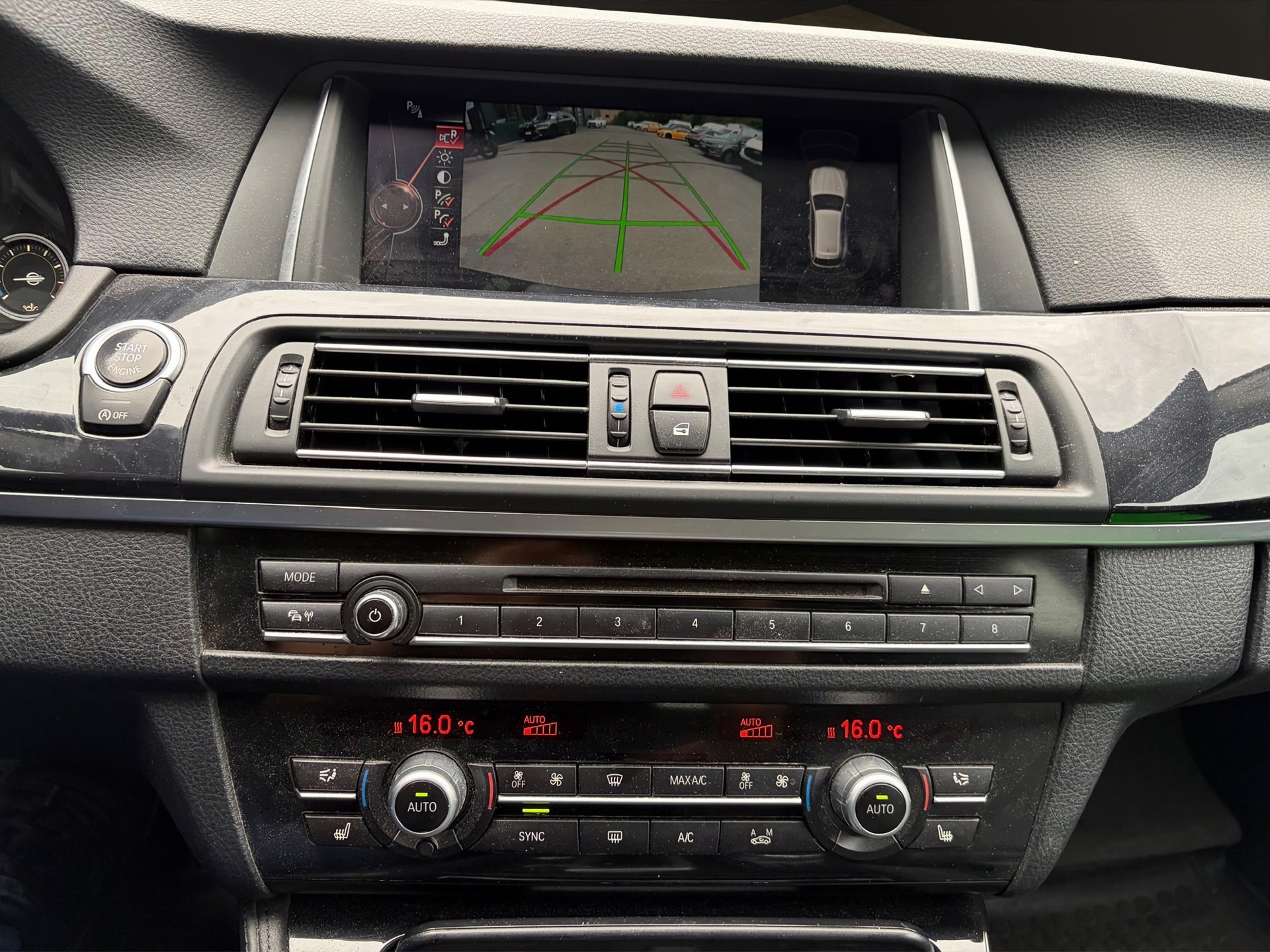 BMW 520d Touring xDrive Steptronic-image-10