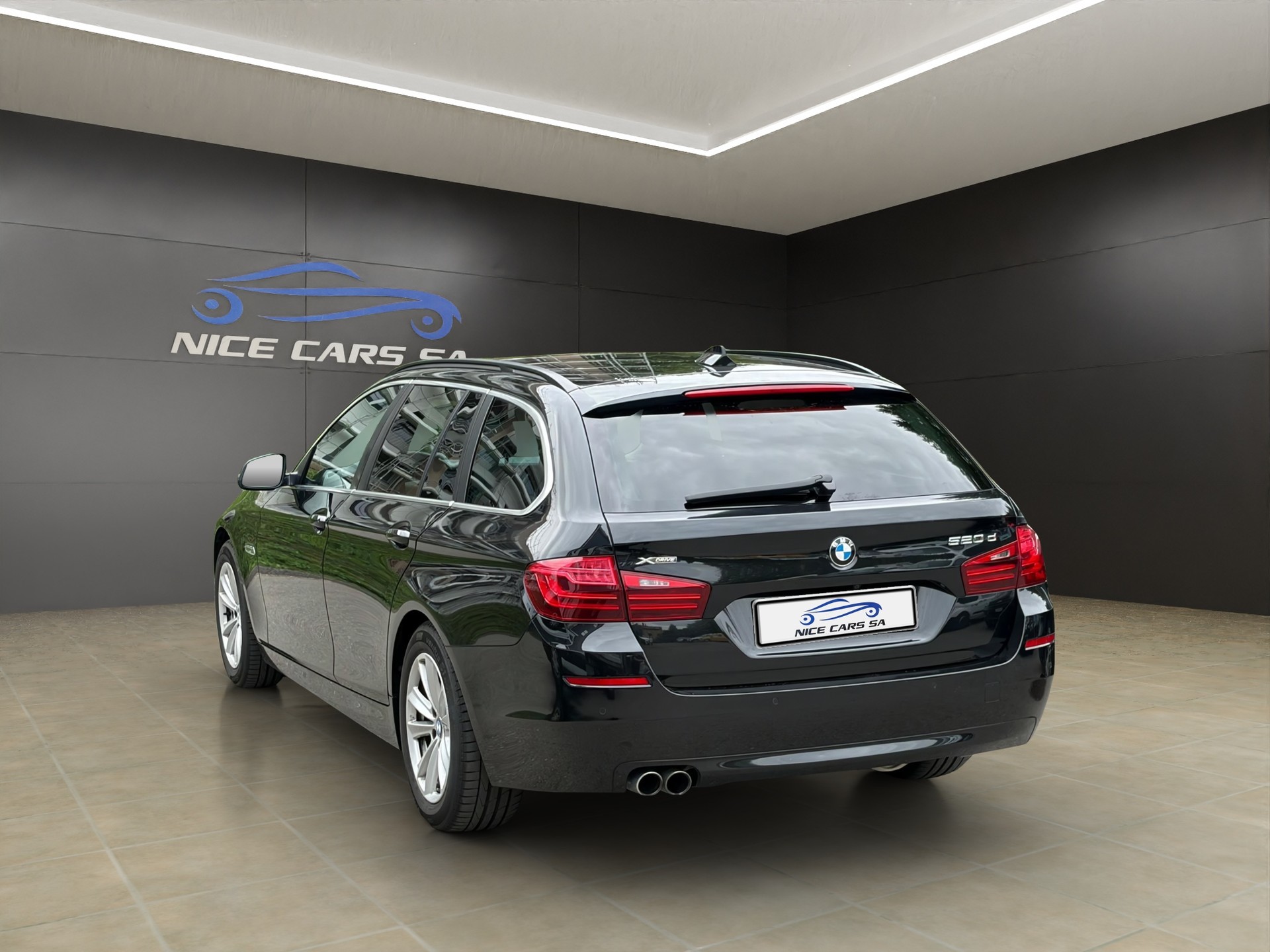 BMW 520d Touring xDrive Steptronic-image-4