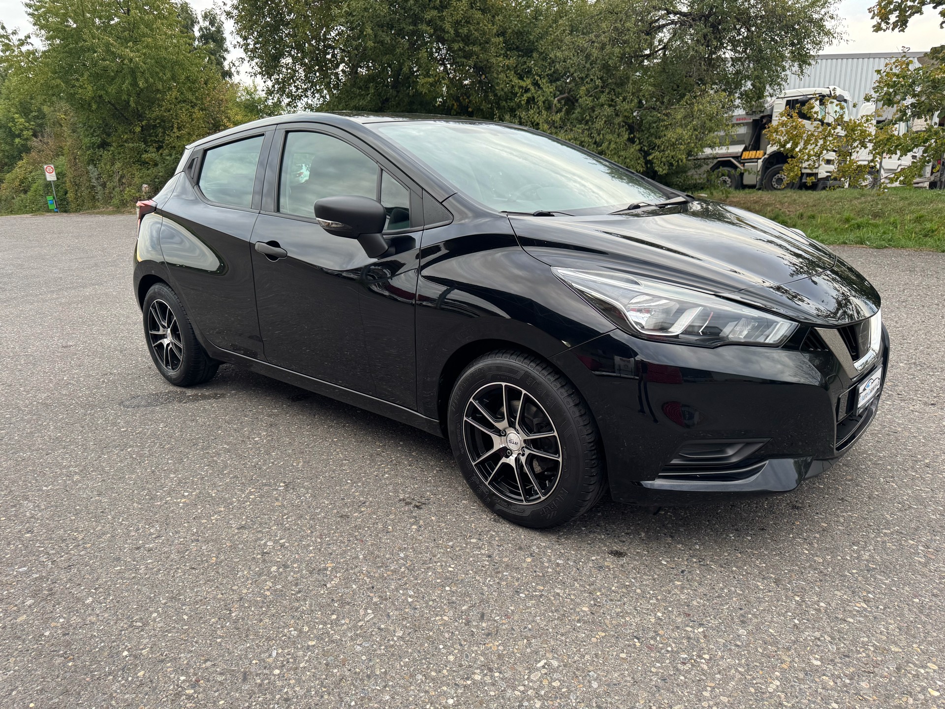 NISSAN Micra 1.0 acenta-showroom-element-1