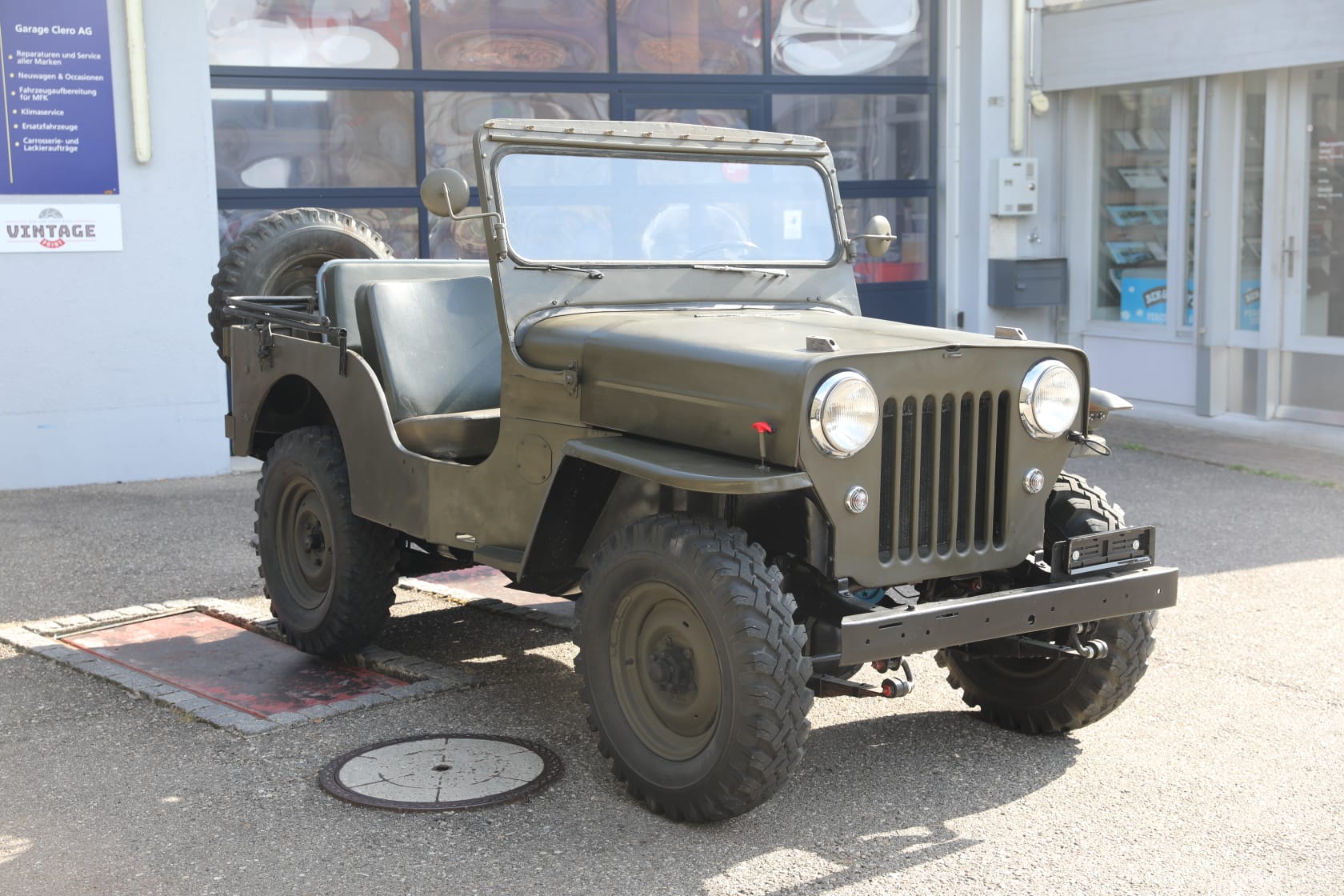 KAISER Jeep CJ-3B 12V-showroom-element-2