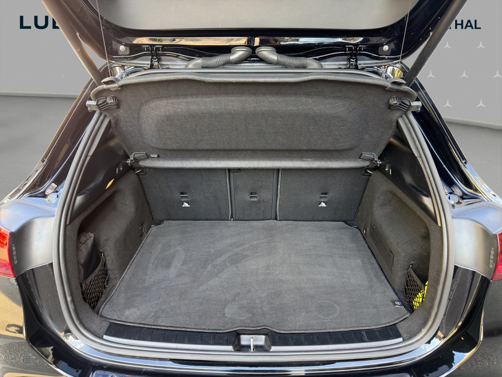 MERCEDES-BENZ GLA 250 4Matic 8G-DCT Swiss Star-image-14