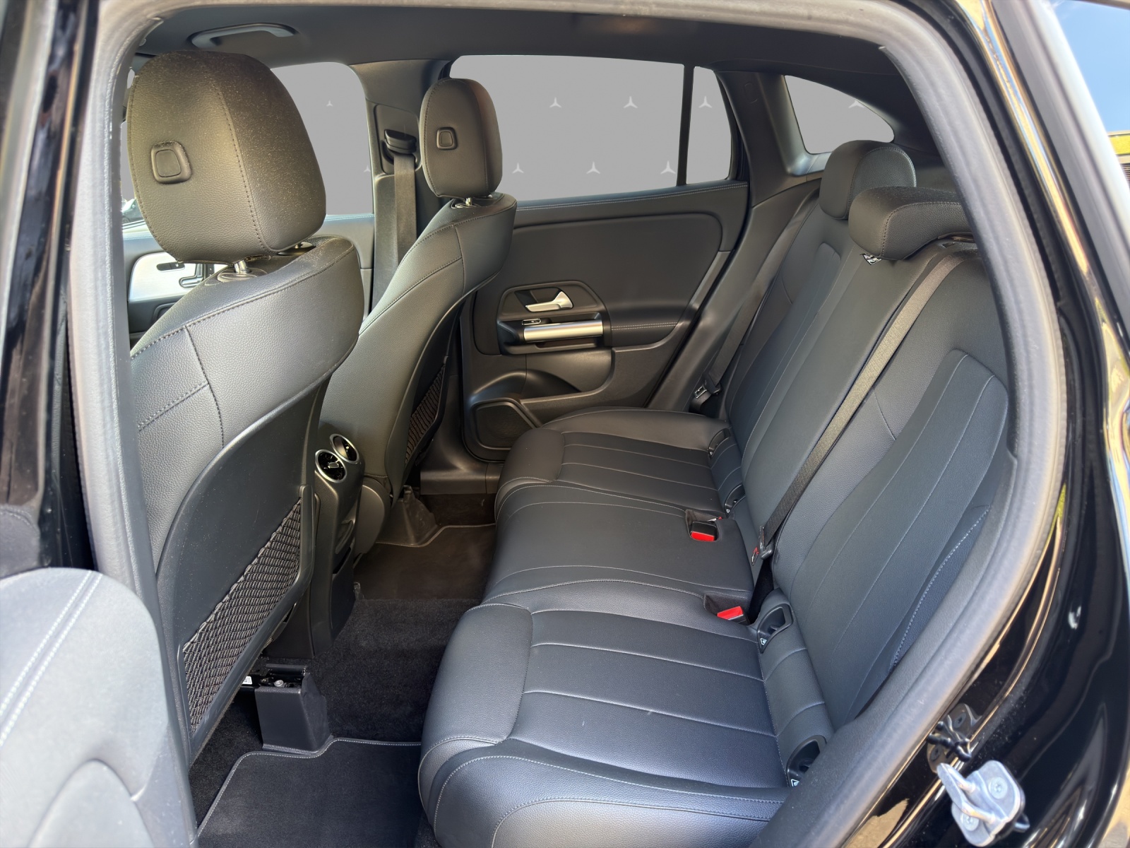 MERCEDES-BENZ GLA 250 4Matic 8G-DCT Swiss Star-image-13
