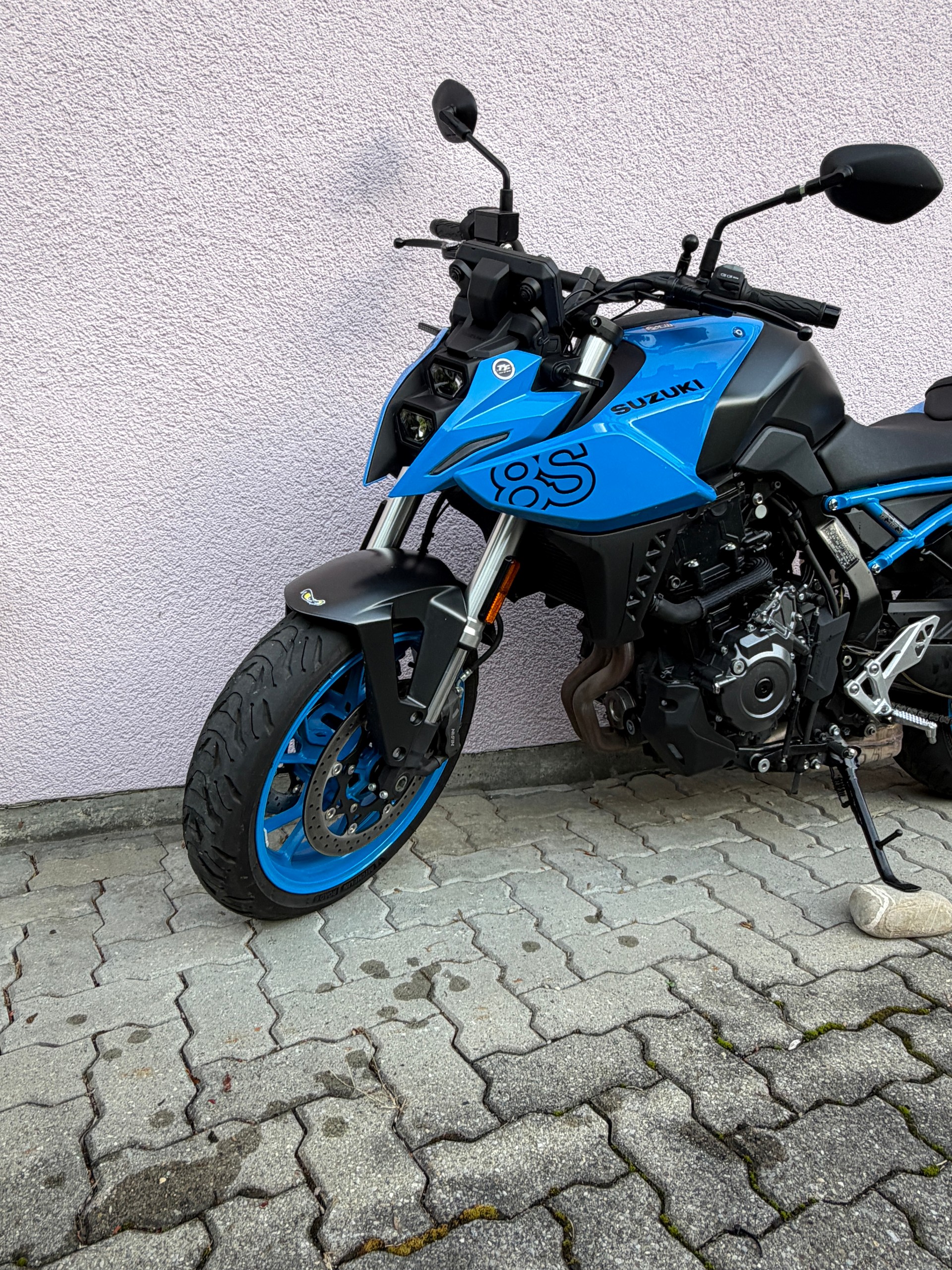 SUZUKI GSX-8R-image-4
