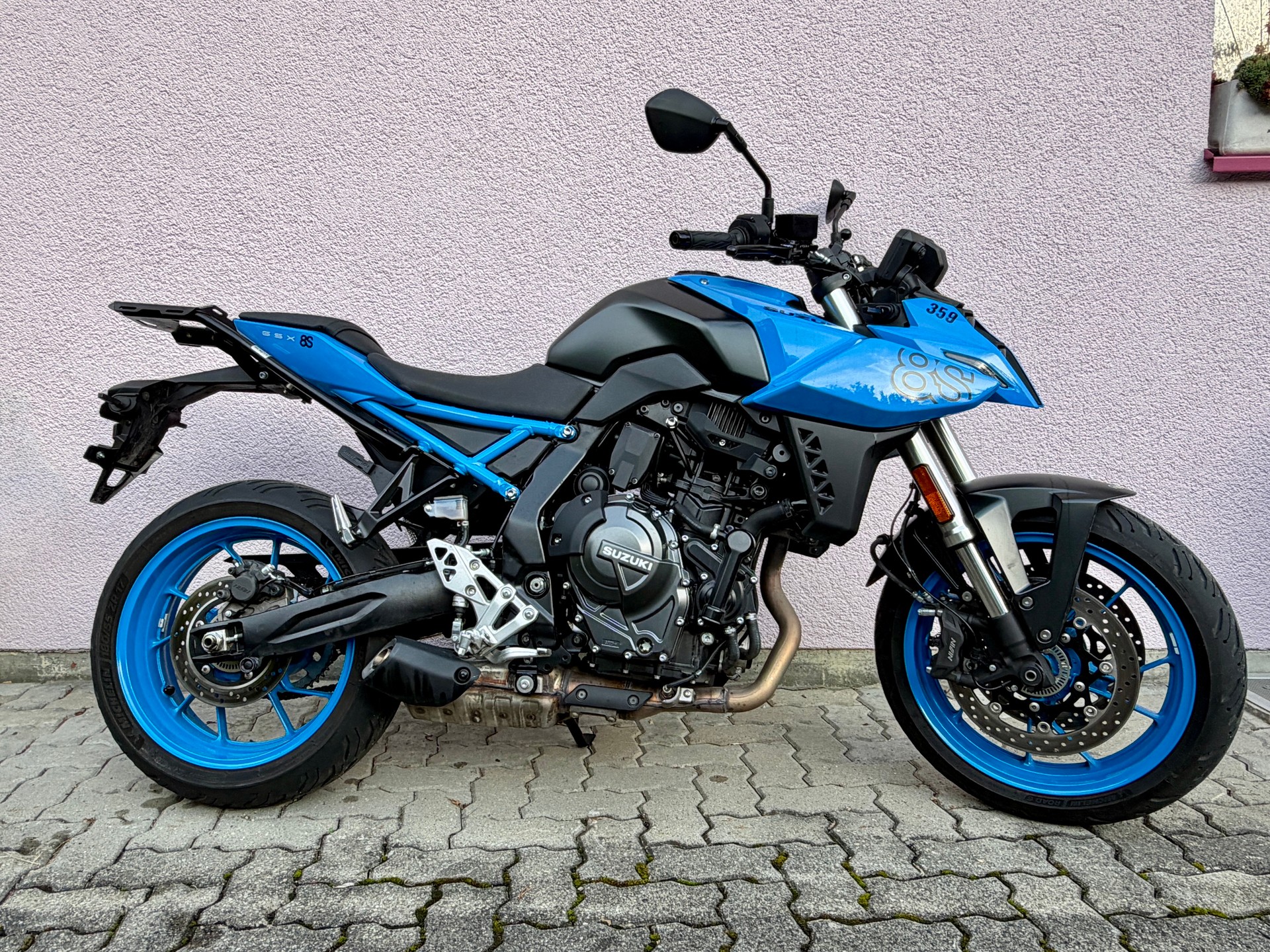 SUZUKI GSX-8R-image-1