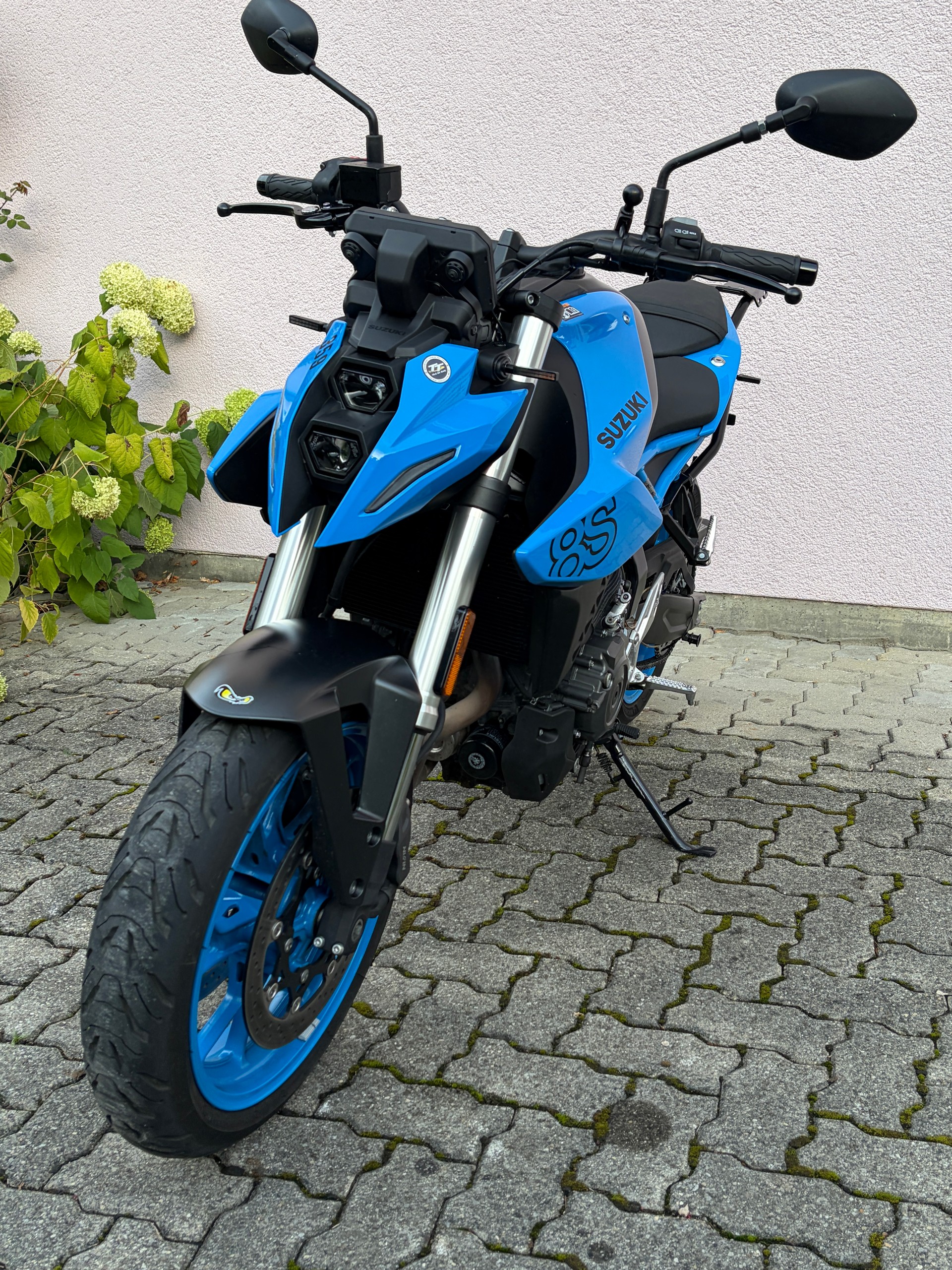 SUZUKI GSX-8R-image-5