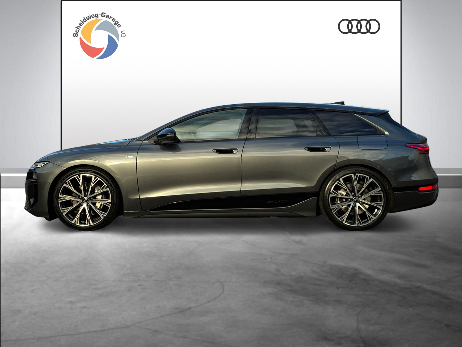 AUDI A6 Avant e-tron quattro-showroom-element-2