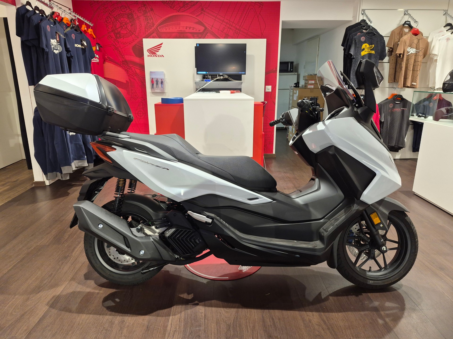 HONDA Nss 125 Forza TopBox-image-0