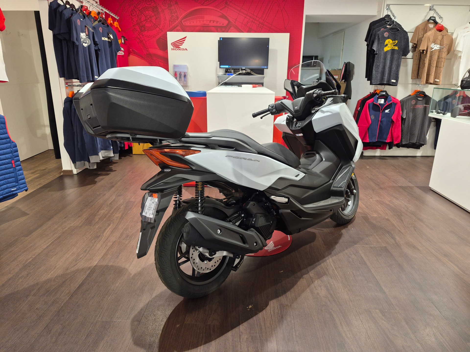 HONDA Nss 125 Forza TopBox-image-1