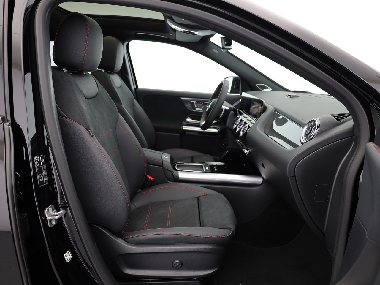 MERCEDES-BENZ GLA 200 7G-DCT-image-9
