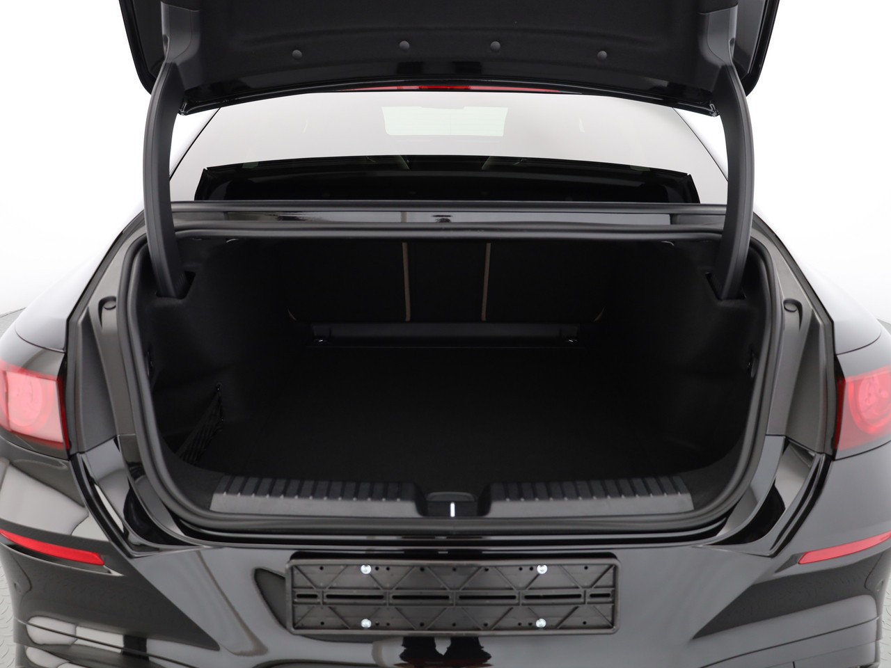 MERCEDES-BENZ C400 4Matic elektrisch-image-22