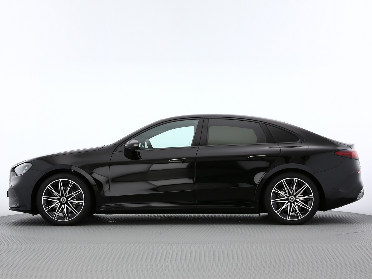 MERCEDES-BENZ C400 4Matic elektrisch-showroom-element-2