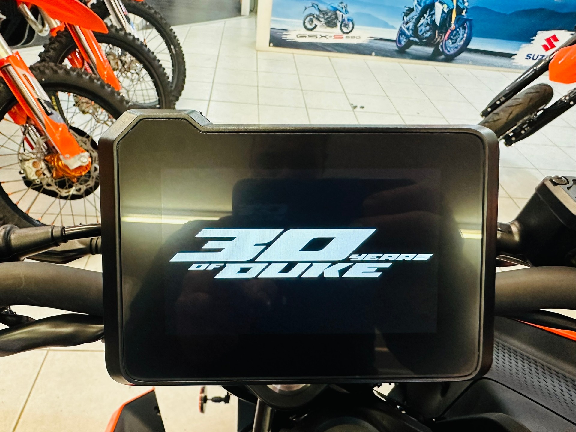 KTM 125 Duke-image-3