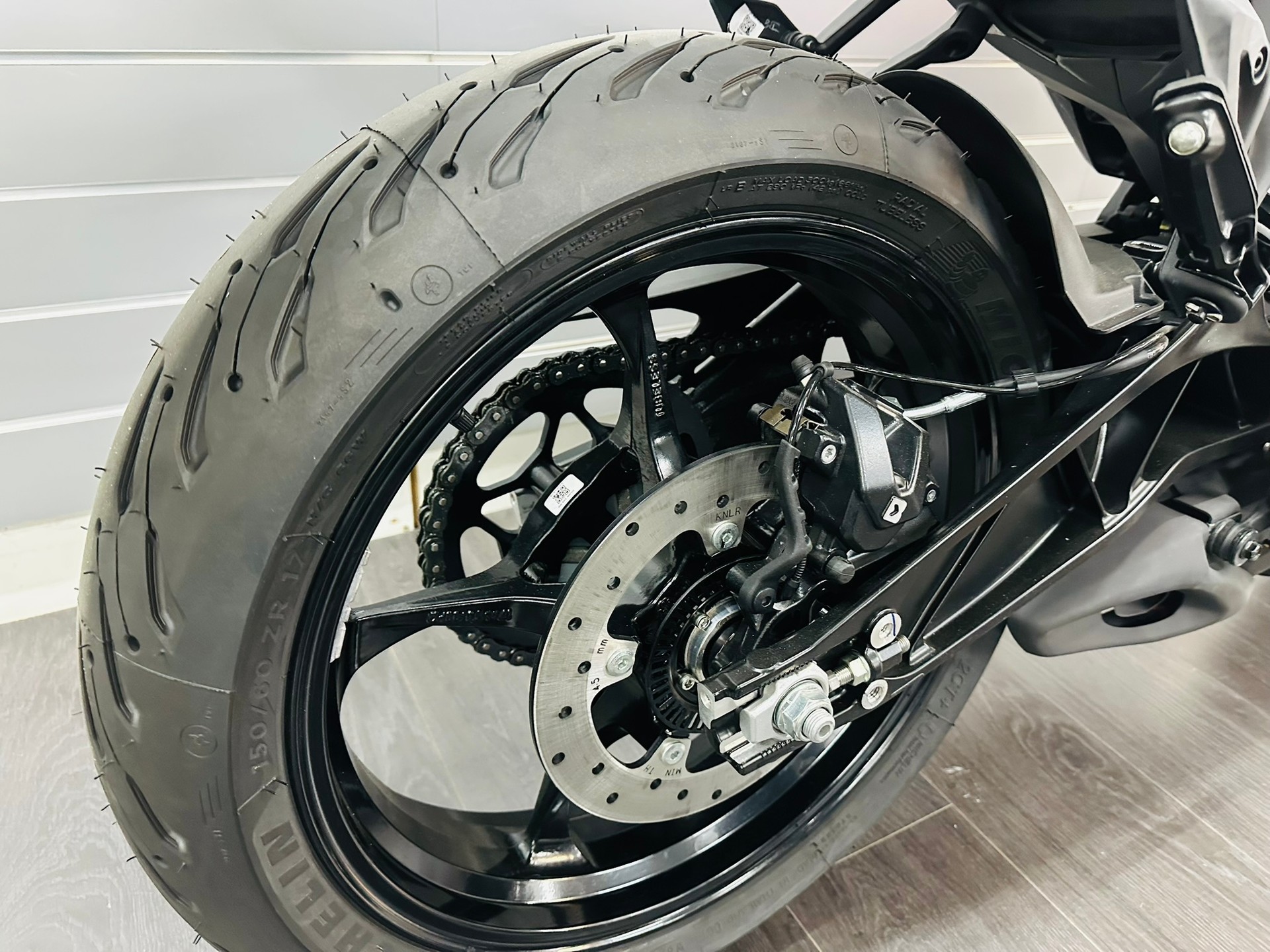 KTM 125 Duke-image-5