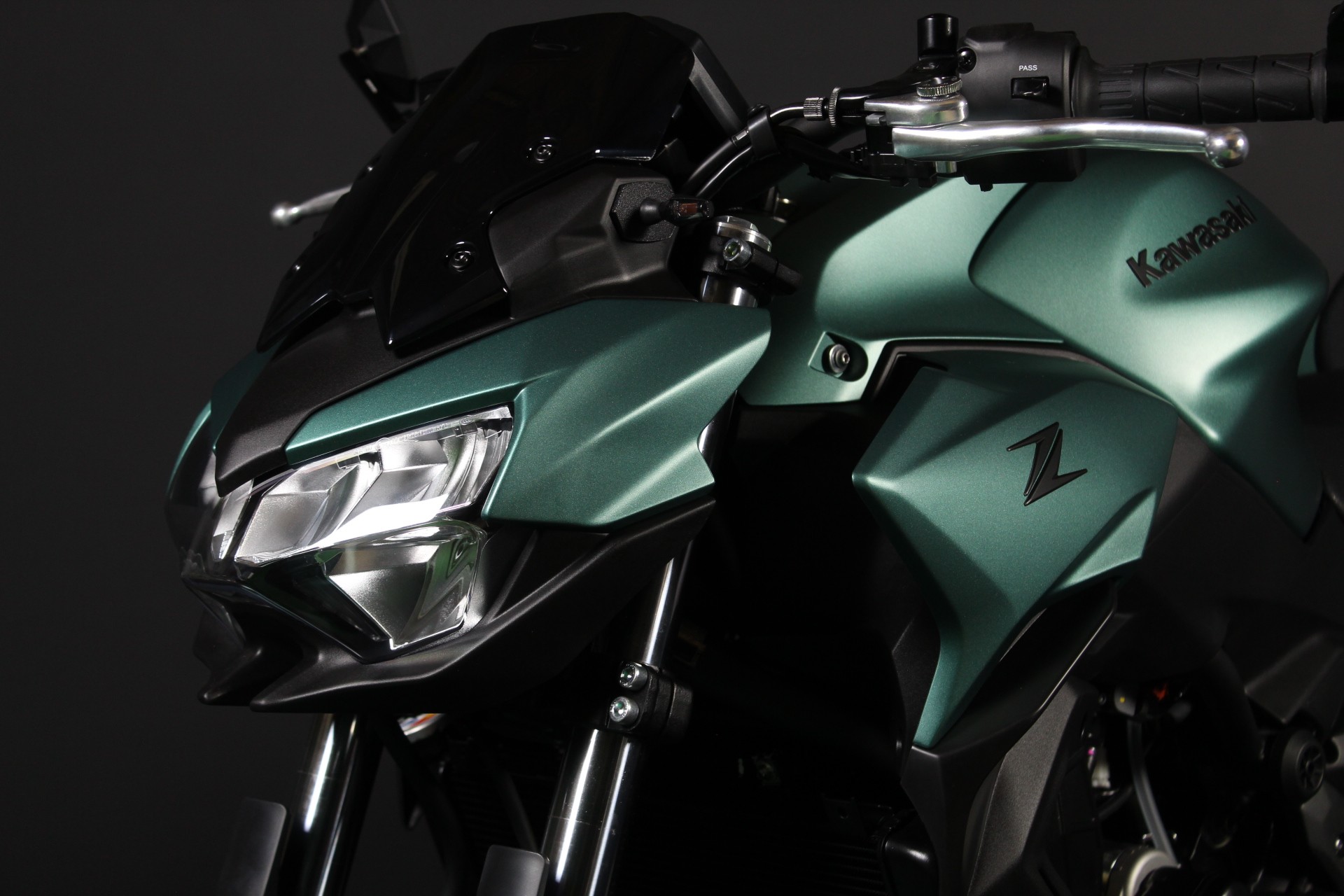 KAWASAKI Z 650 (50/35 KW) *Smaragd Edition* Level 3-image-5