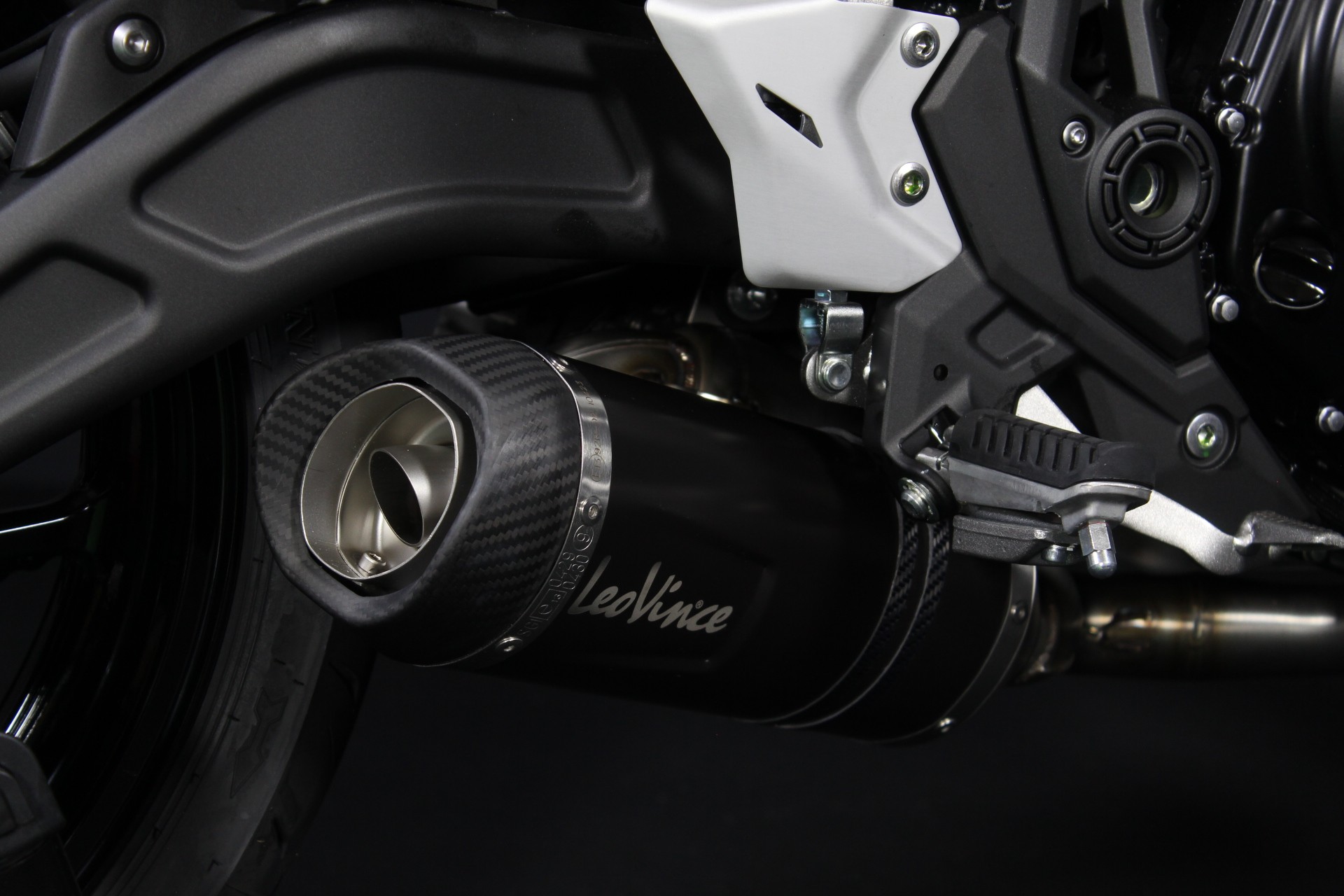KAWASAKI Z 650 (50/35 KW) *Smaragd Edition* Level 3-image-9
