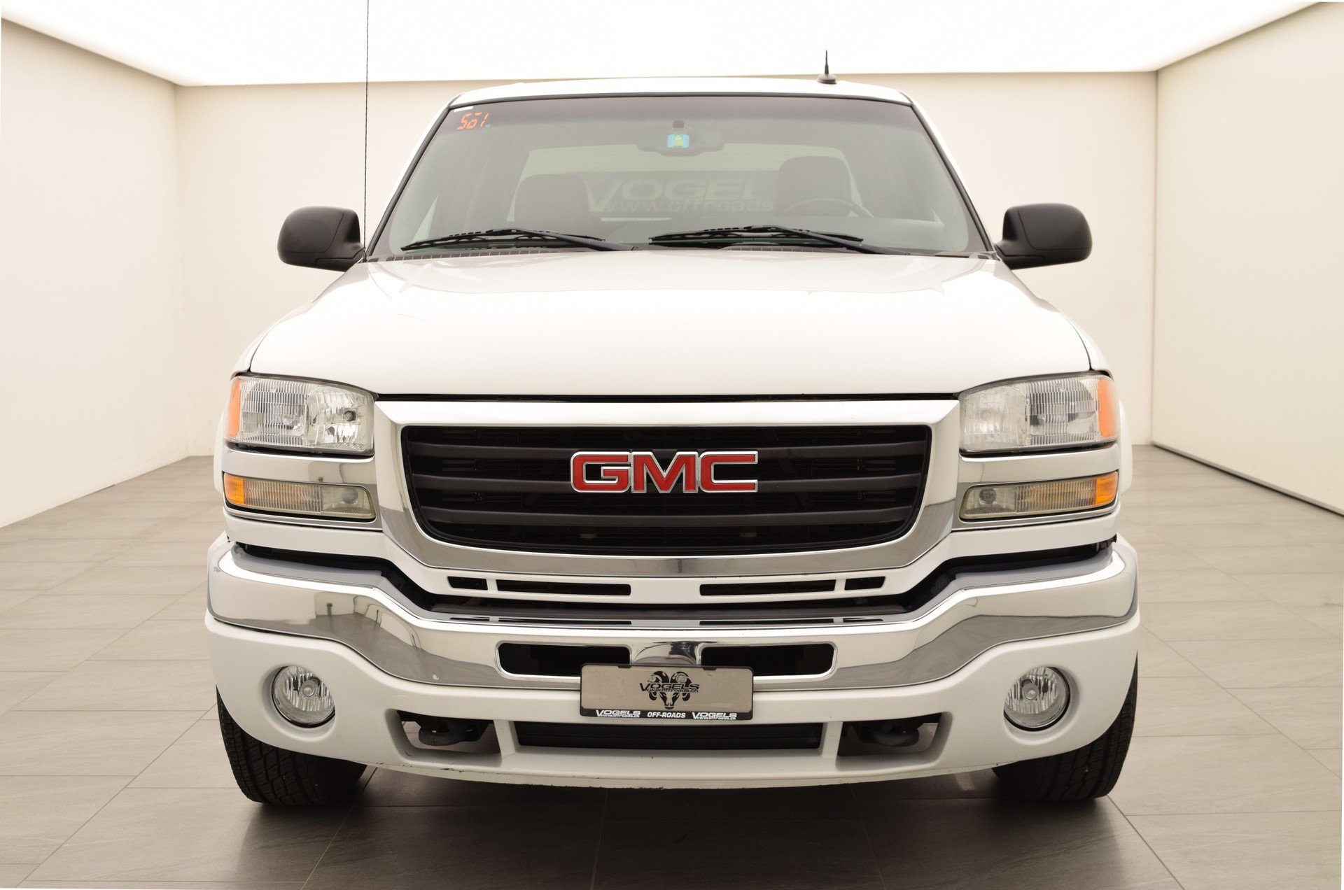 GMC Sierra 2500HD 6.6TD SLT 10T-showroom-element-2