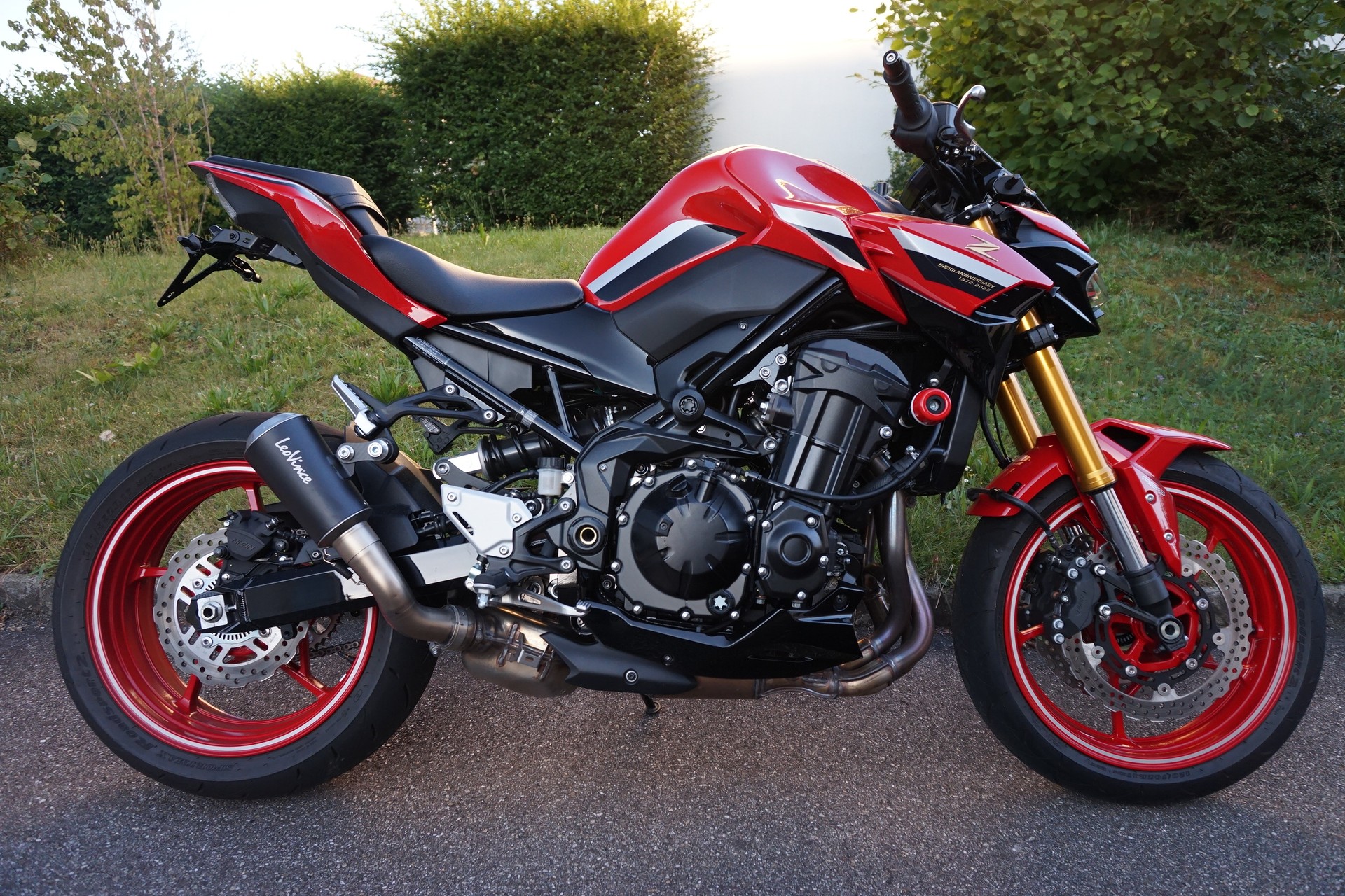 KAWASAKI Z900 ABS 50th Years mit LV10 Black Edition Auspuff-image-2