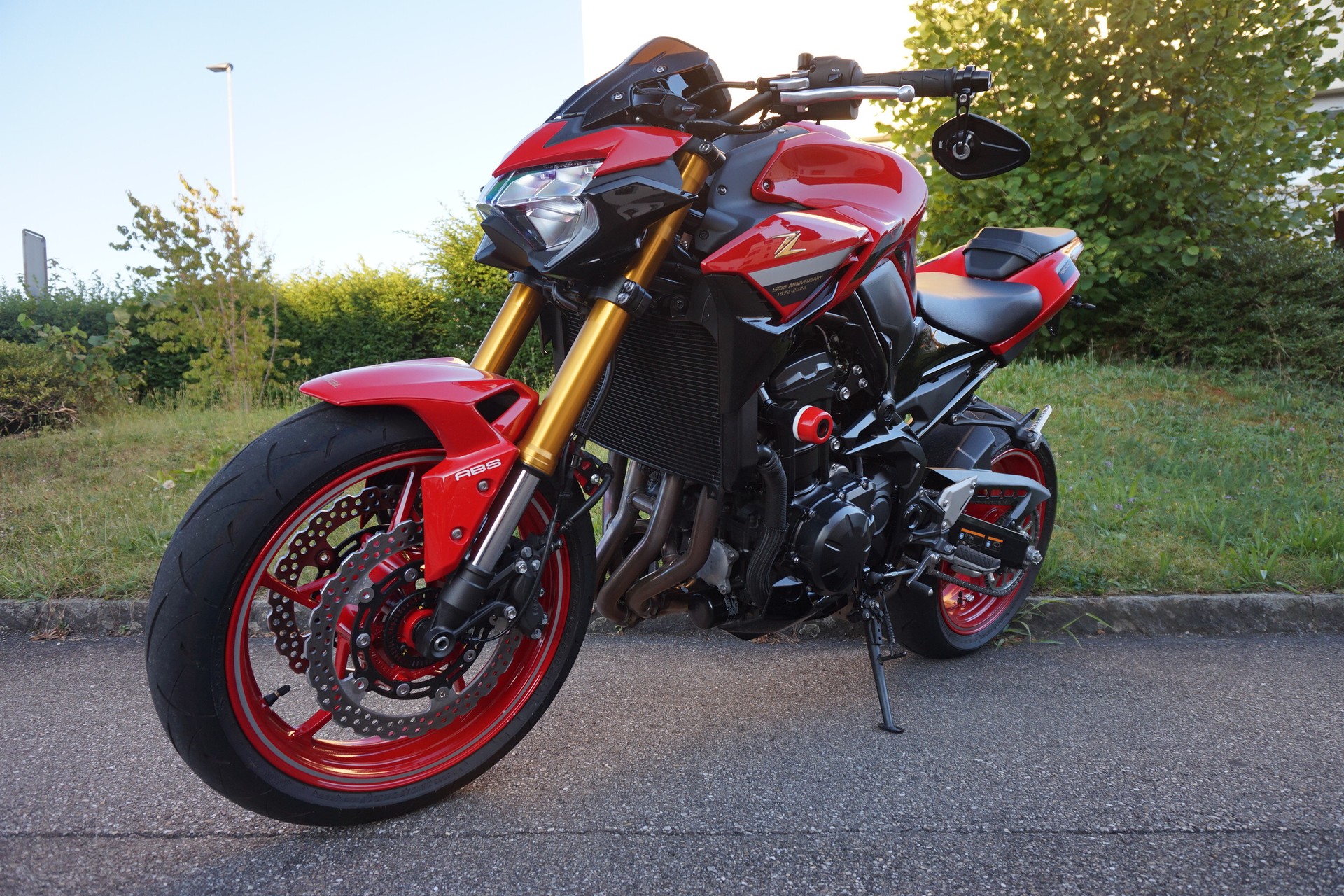 KAWASAKI Z900 ABS 50th Years mit LV10 Black Edition Auspuff-image-6