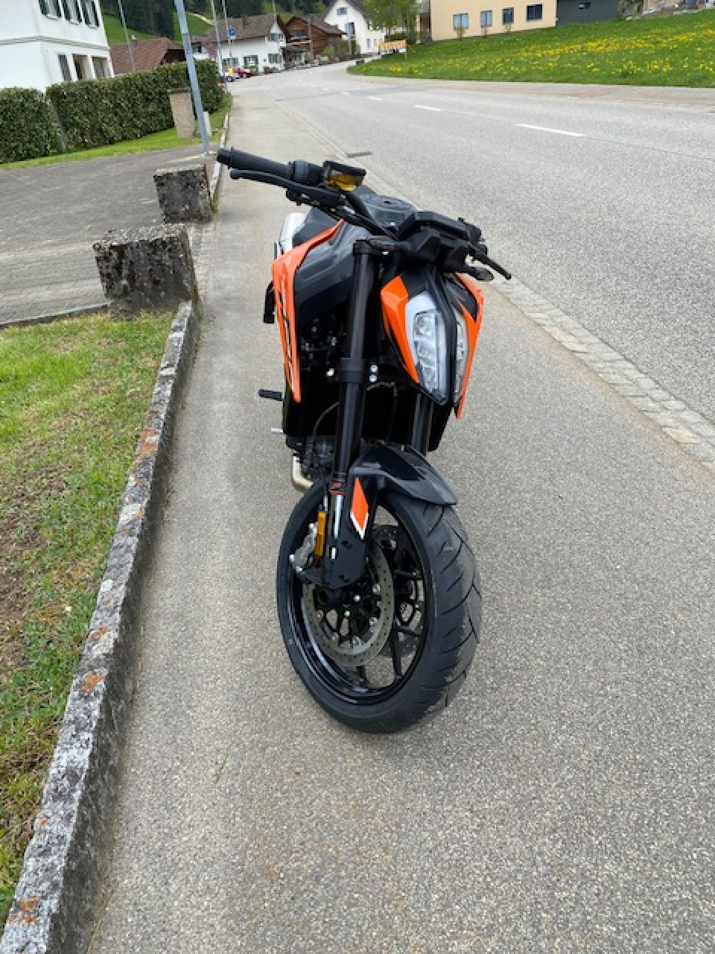 KTM 790 Duke-image-2