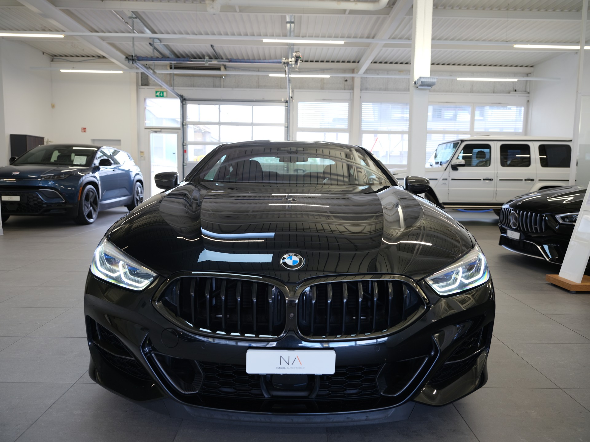 BMW M850i xDrive Steptronic-showroom-element-2