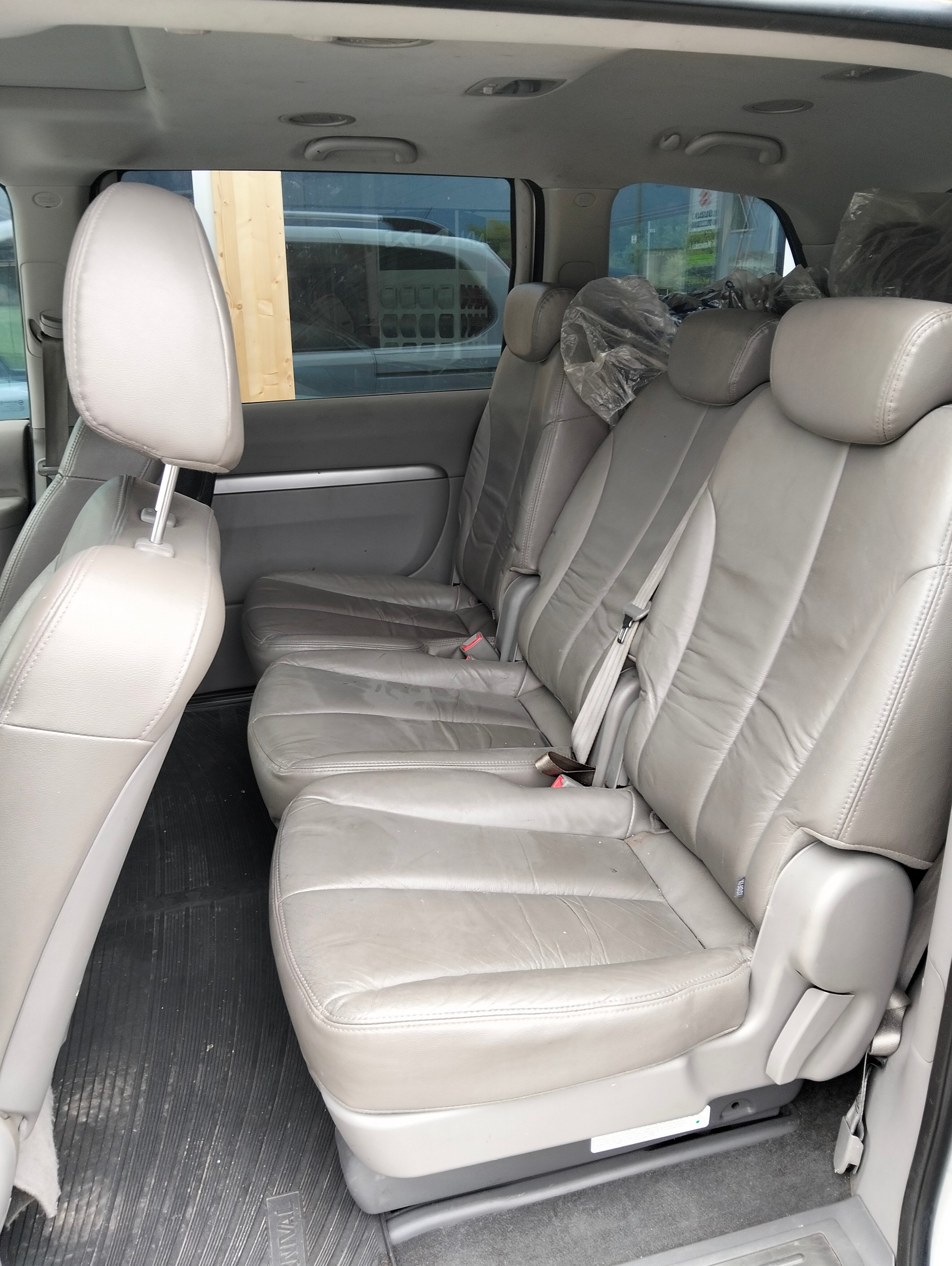 KIA Carnival 2.2 CRDi Style Automatic-image-3