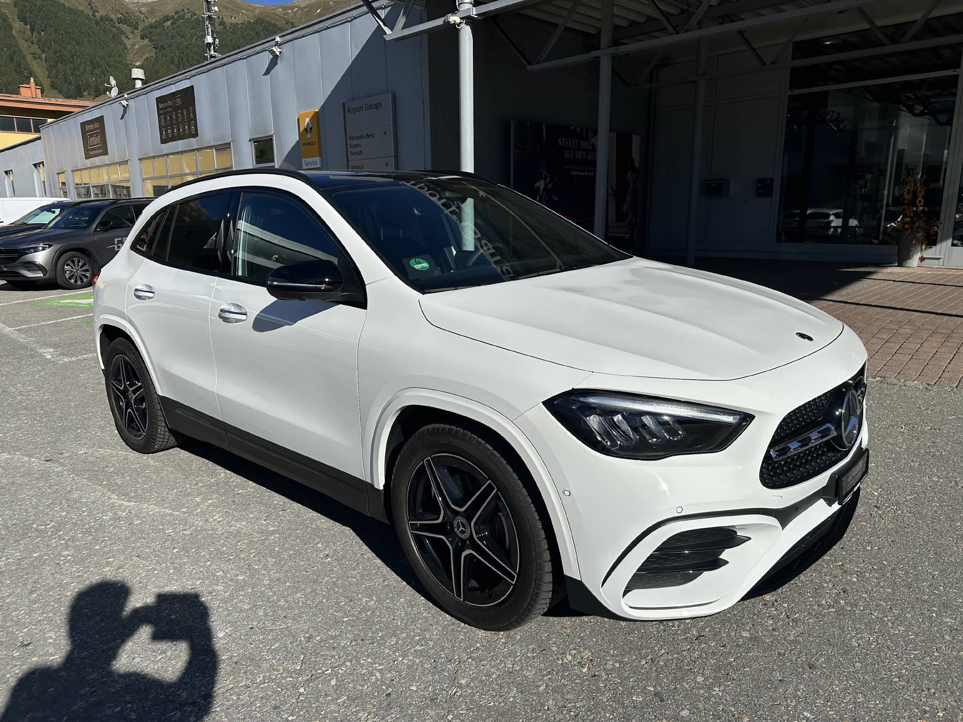 MERCEDES-BENZ GLA 220 AMG Line 4matic-showroom-element-1