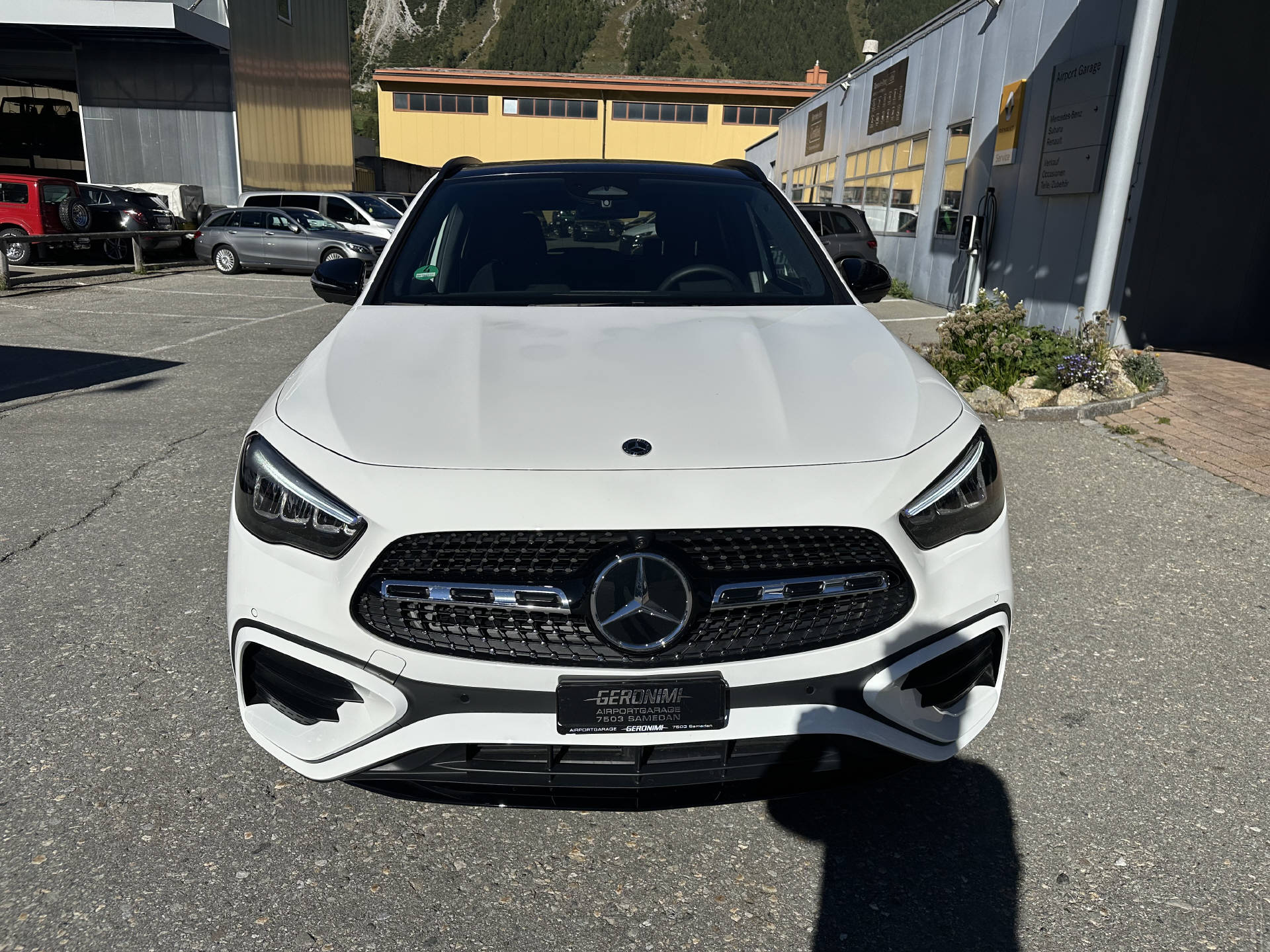 MERCEDES-BENZ GLA 220 AMG Line 4matic-showroom-element-2