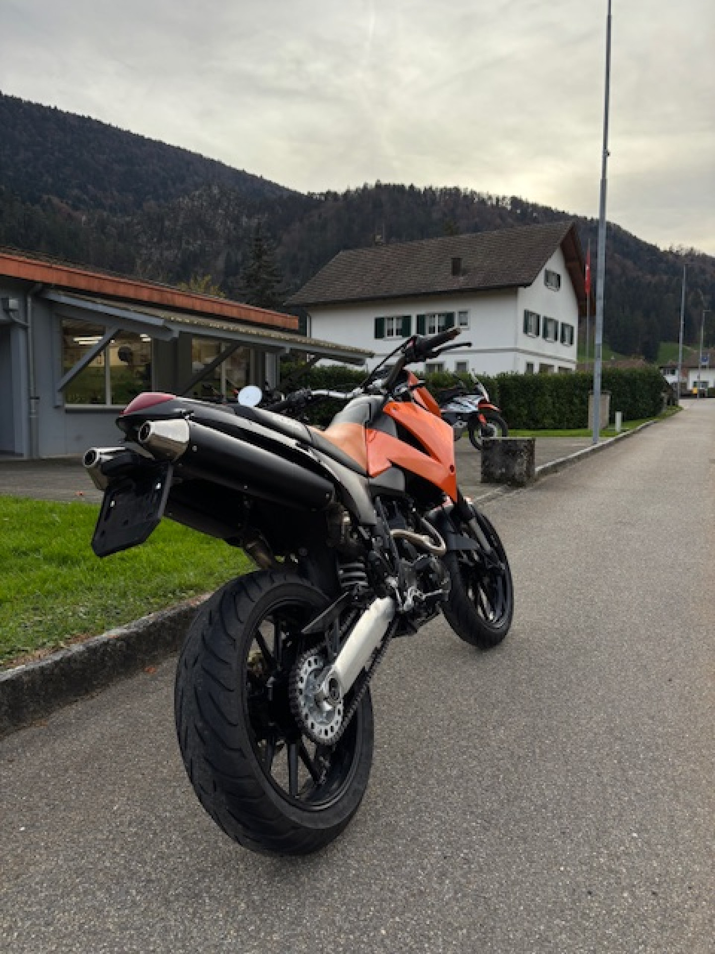 KTM 640 Duke-image-3