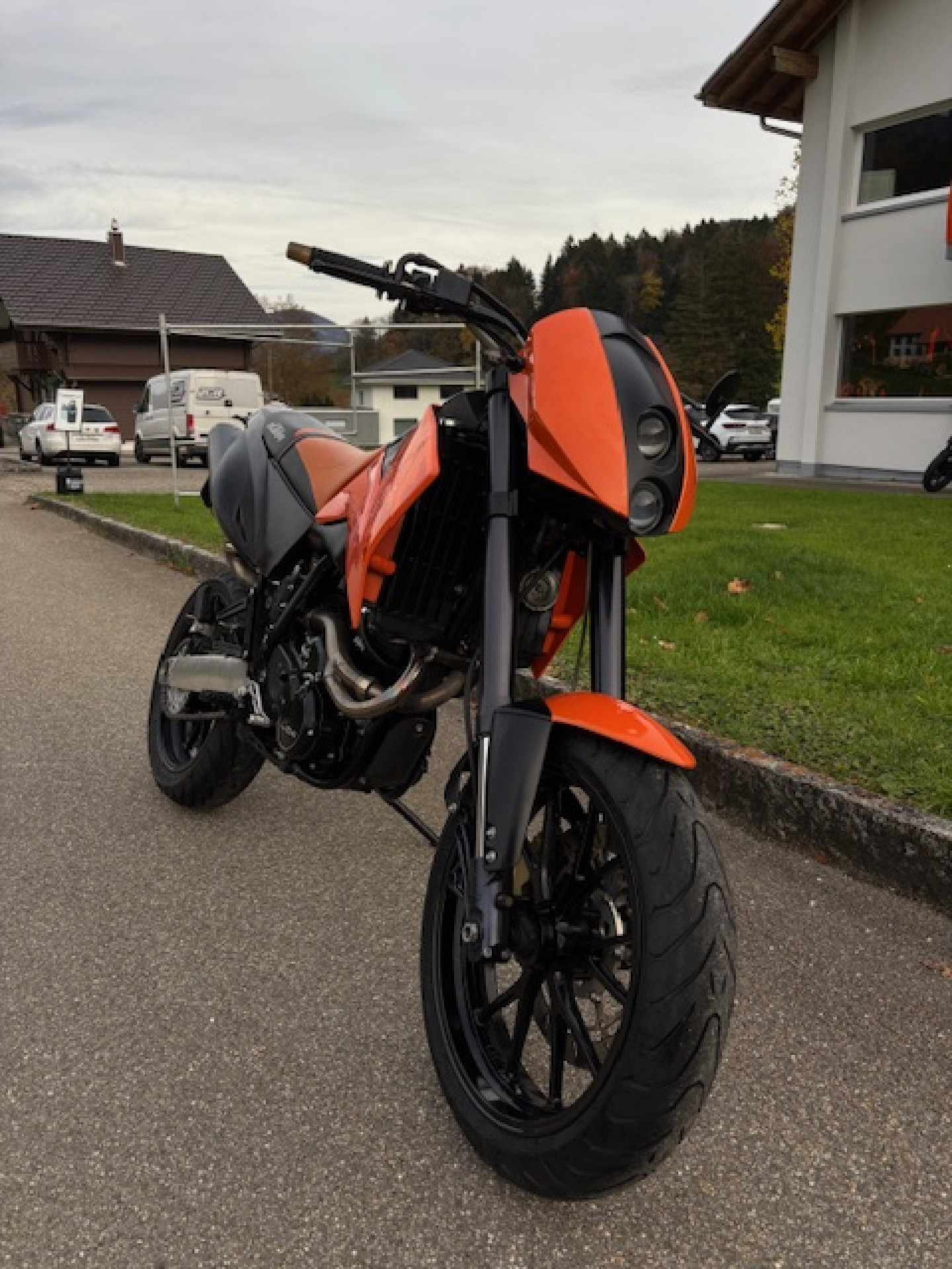 KTM 640 Duke-image-2