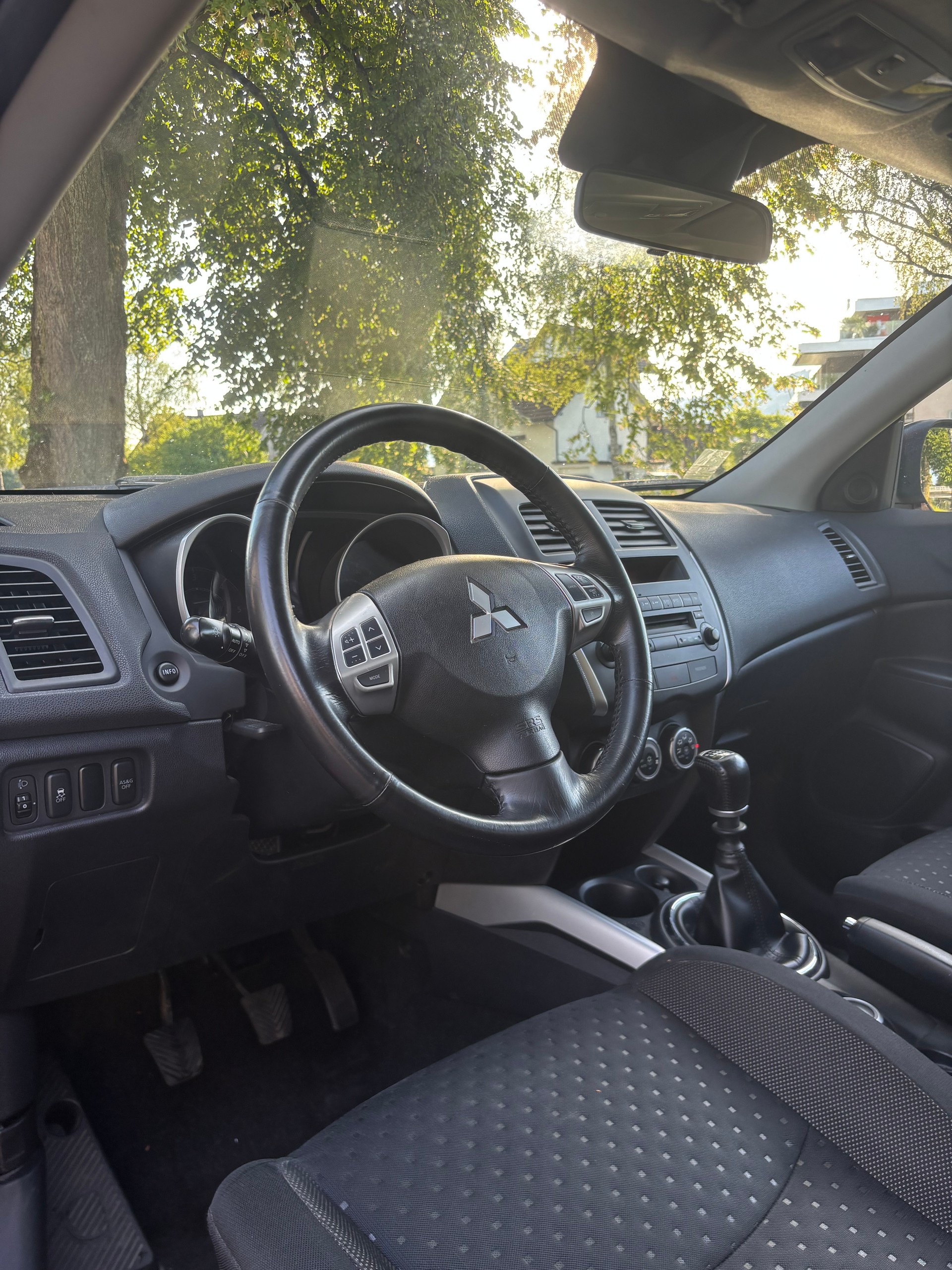 MITSUBISHI ASX 1.8 DID Jubilé35 4WD-image-13
