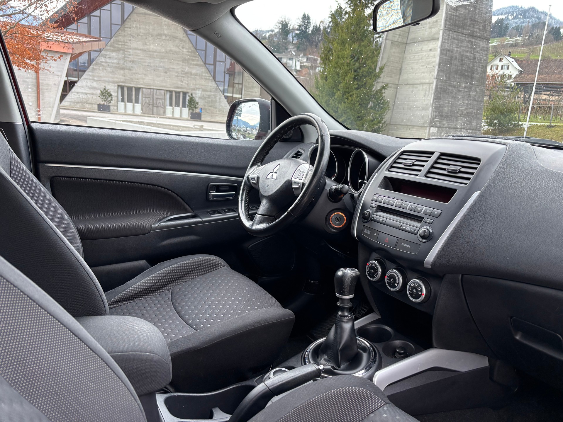 MITSUBISHI ASX 1.8 DID Jubilé35 4WD-image-13