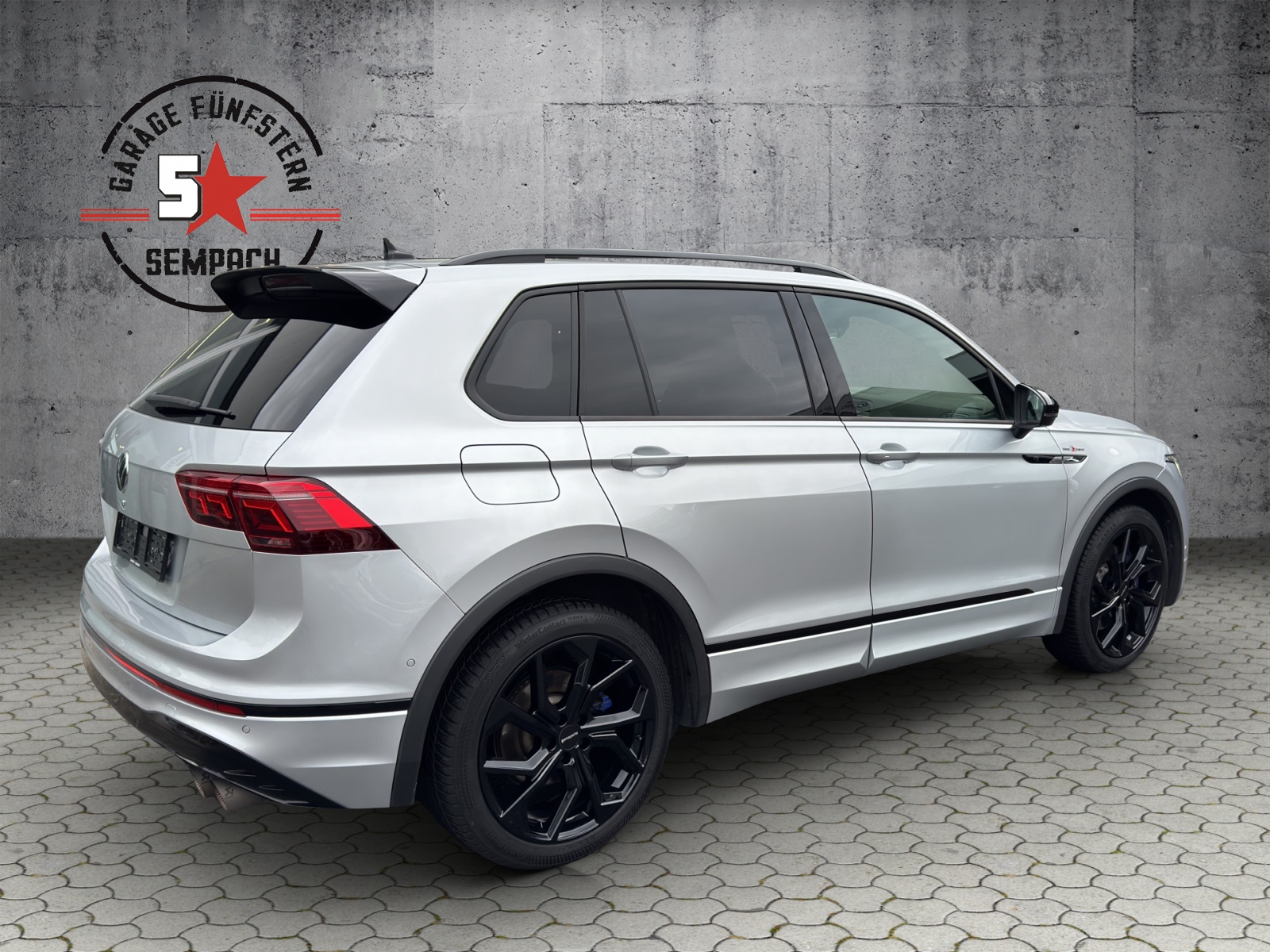 VW Tiguan 2.0TSI R 4Motion DSG-image-4