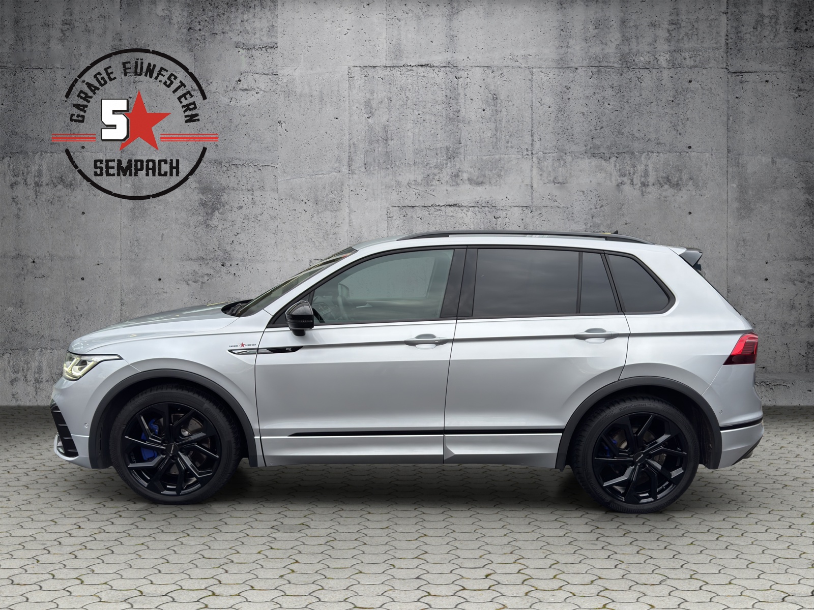 VW Tiguan 2.0TSI R 4Motion DSG-showroom-element-1