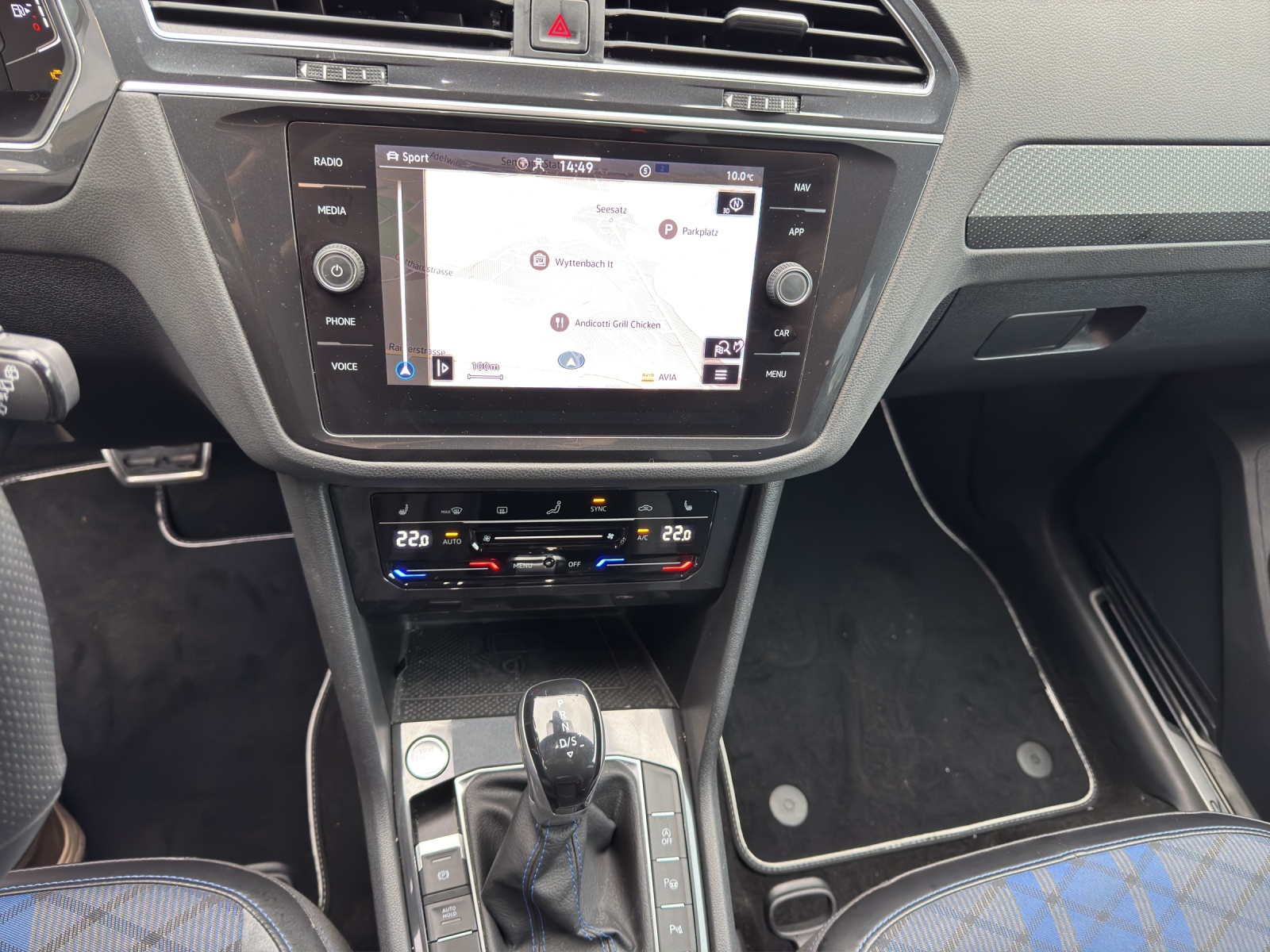 VW Tiguan 2.0TSI R 4Motion DSG-image-11