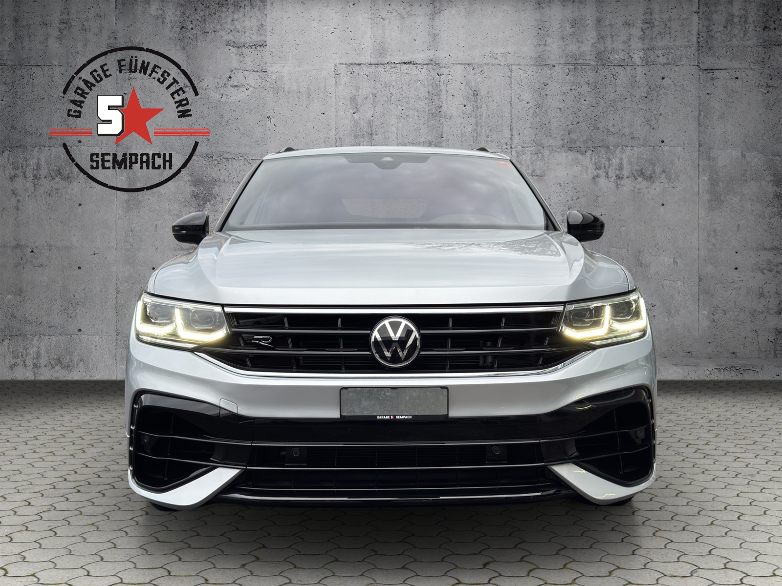 VW Tiguan 2.0TSI R 4Motion DSG-image-7