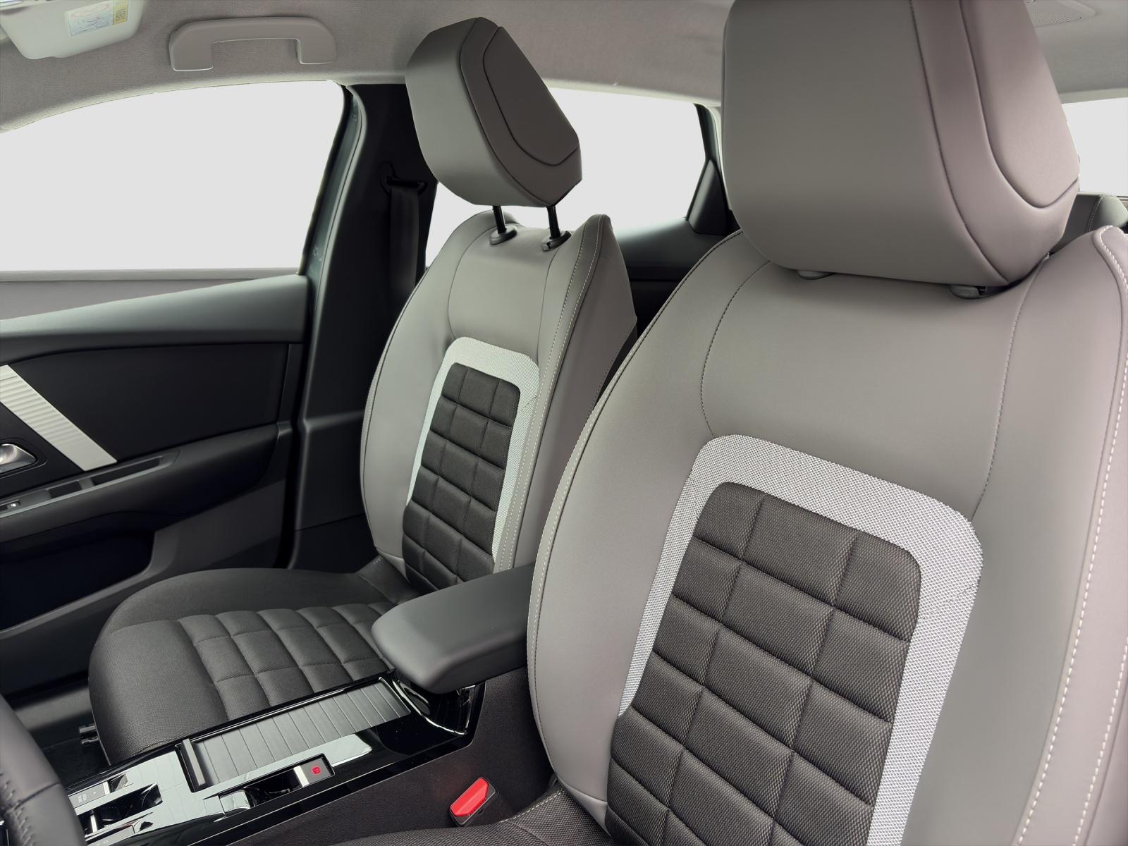 CITROEN C4 1.2 Hybrid Plus-image-8