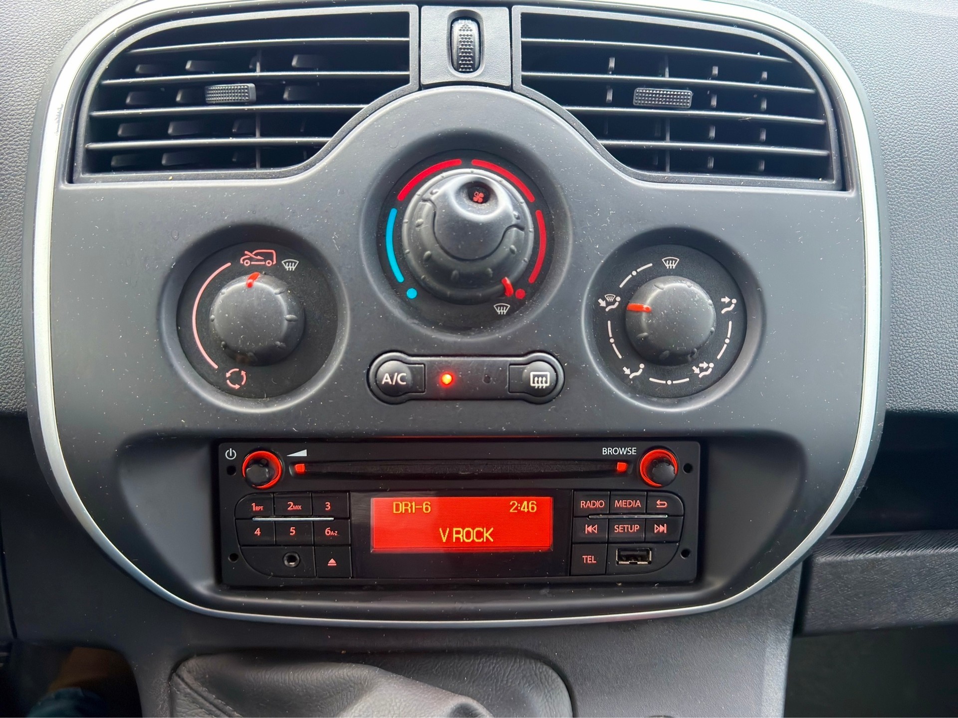 RENAULT Kangoo Maxi dCi 115 ENERGY Business 6 gang, Klimaanlage, Nutzlast 670 Kg, Tempomat, PCD, 12m Garantie-image-14