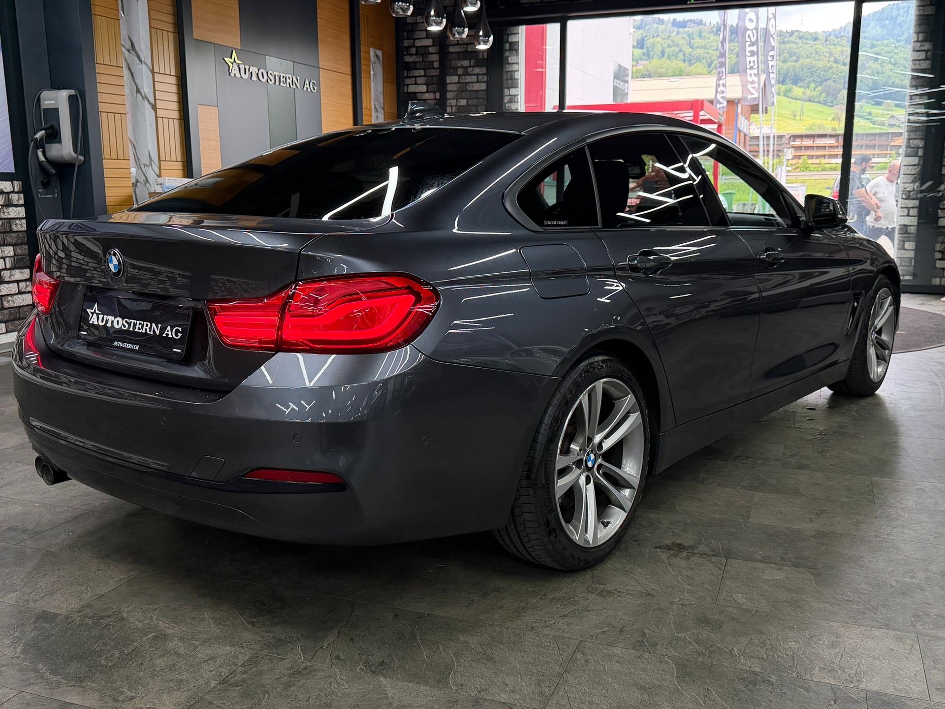 BMW 420d Gran Coupé Sport Line-showroom-element-3